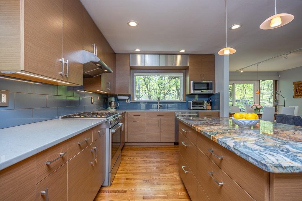 Single Family Steinway  Rockland County, NY 10901, MLS-855442-18