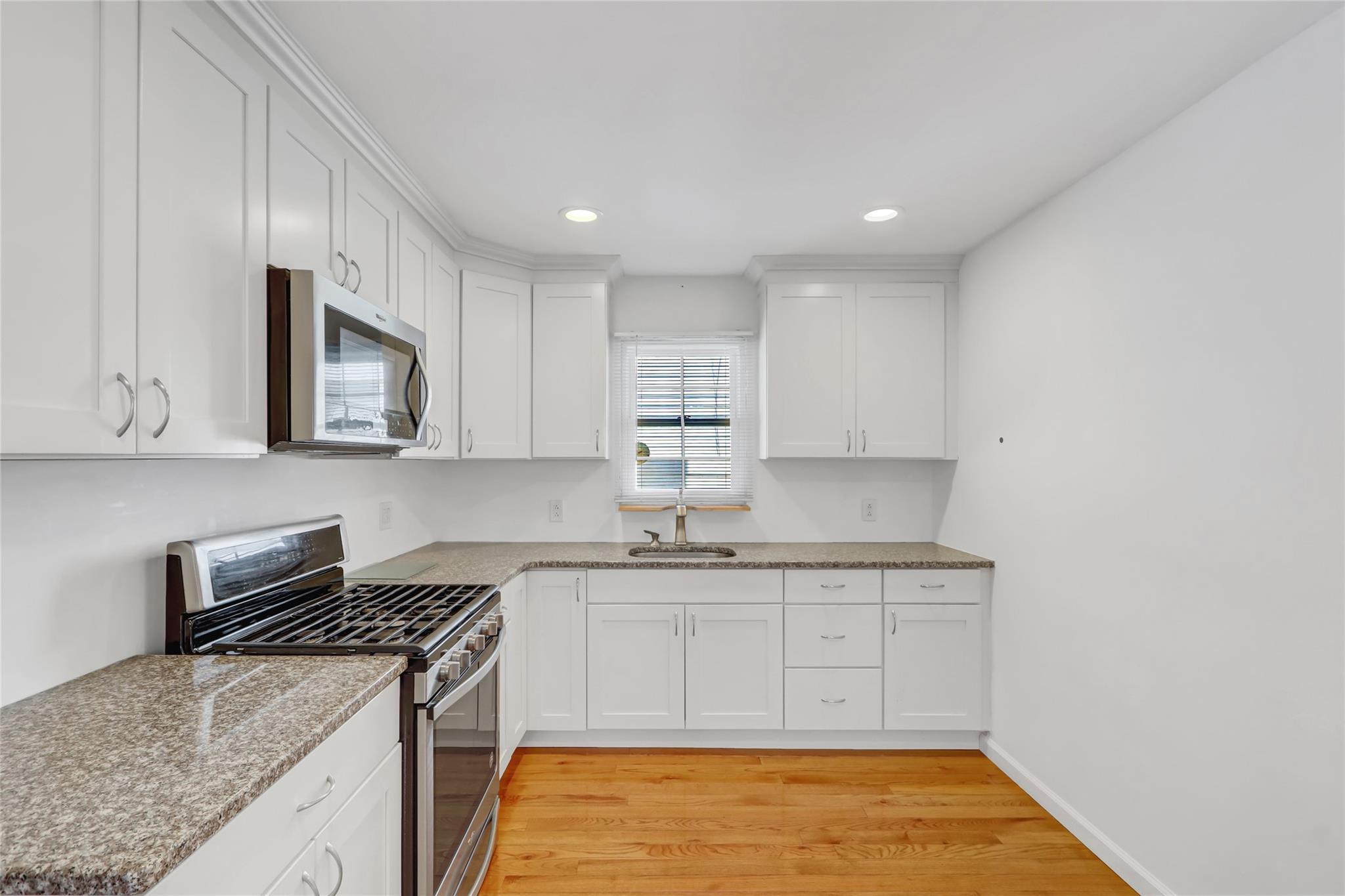 Single Family 142  Queens, NY 11357, MLS-855472-4