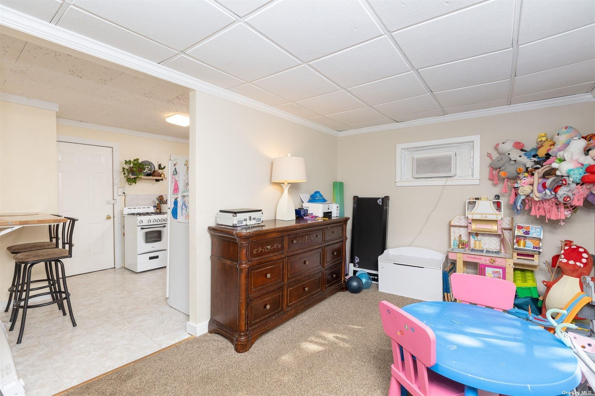 Single Family 3rd  Suffolk County, NY 11792, MLS-855473-8