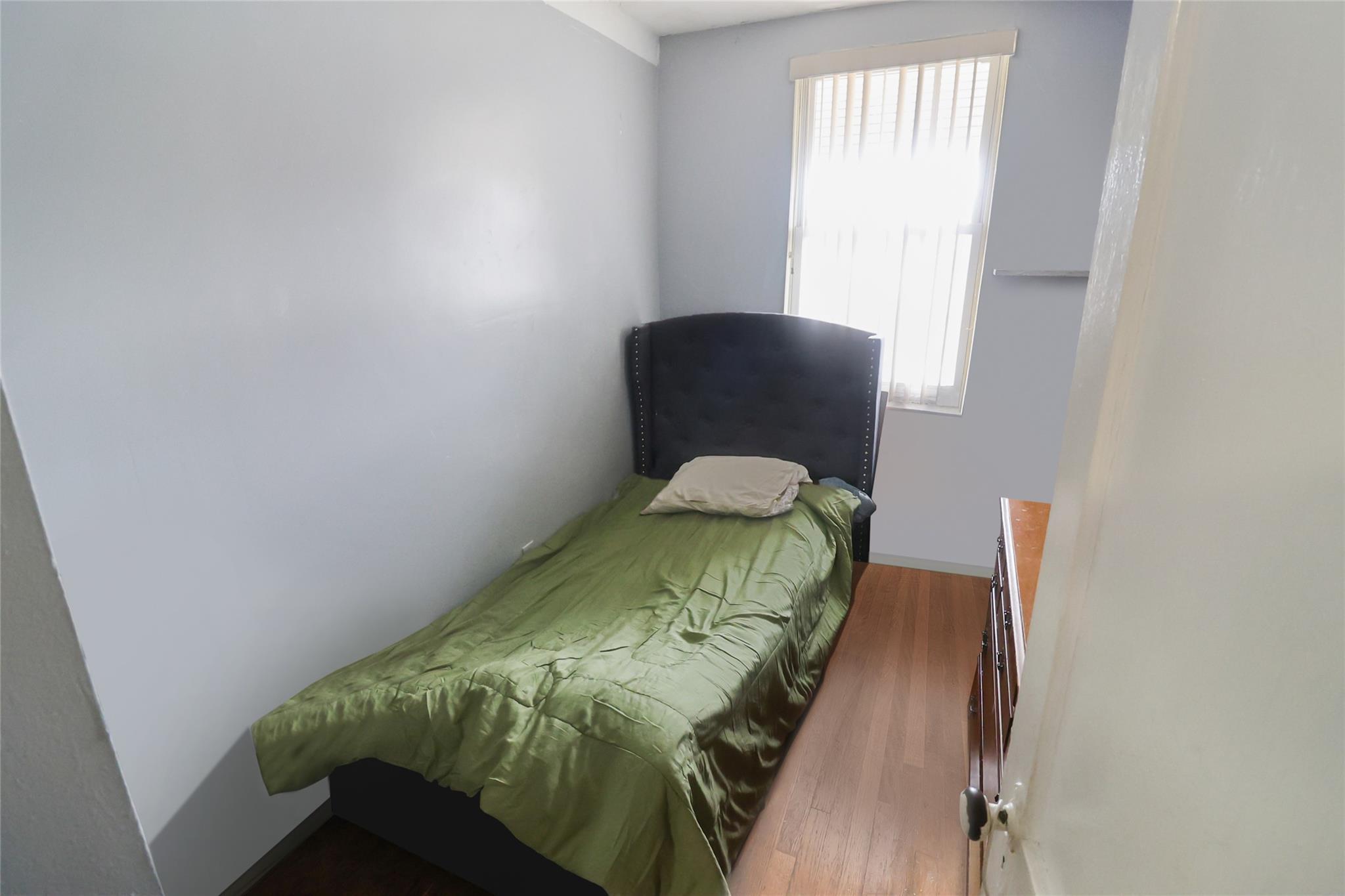 Single Family Laconia  Bronx, NY 10469, MLS-855501-24
