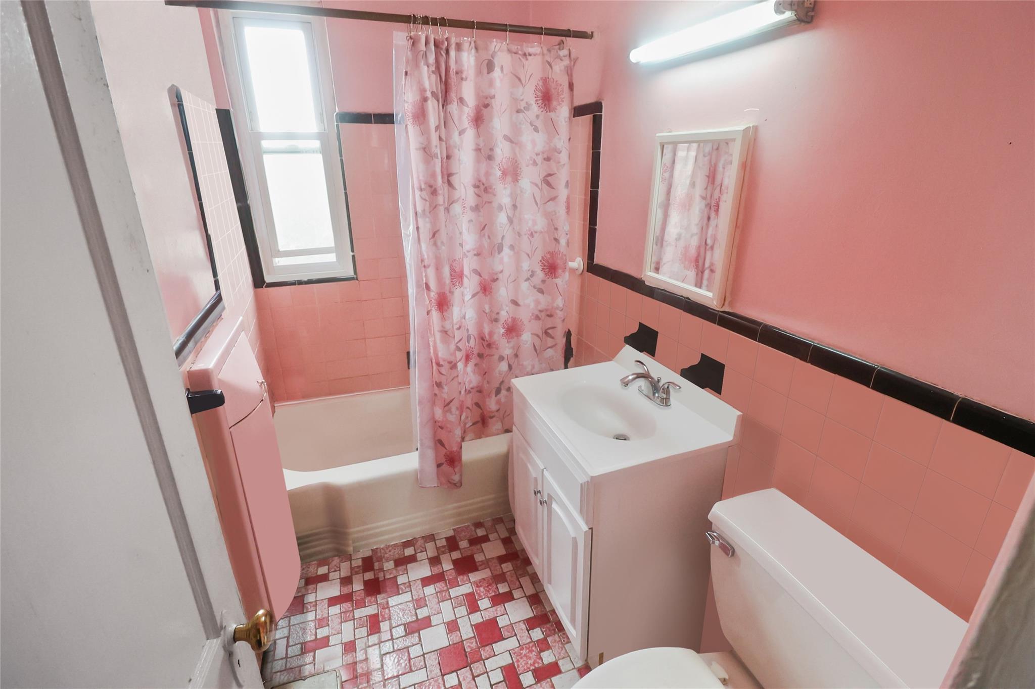Single Family Laconia  Bronx, NY 10469, MLS-855501-26
