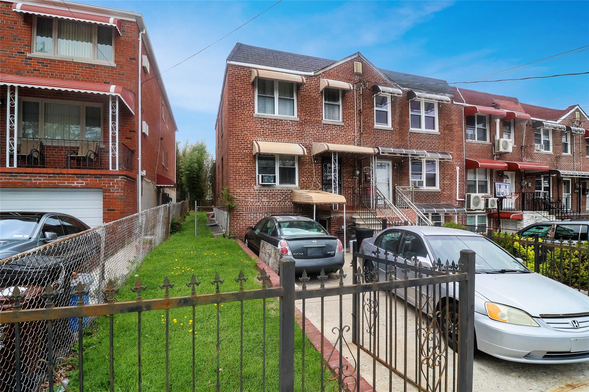 Single Family Laconia  Bronx, NY 10469, MLS-855501-37