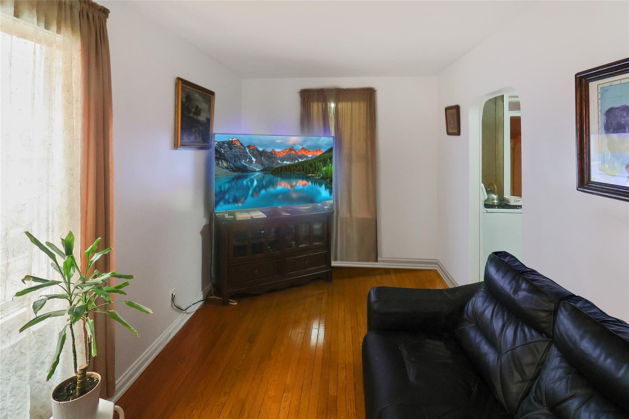 Single Family Laconia  Bronx, NY 10469, MLS-855501-8
