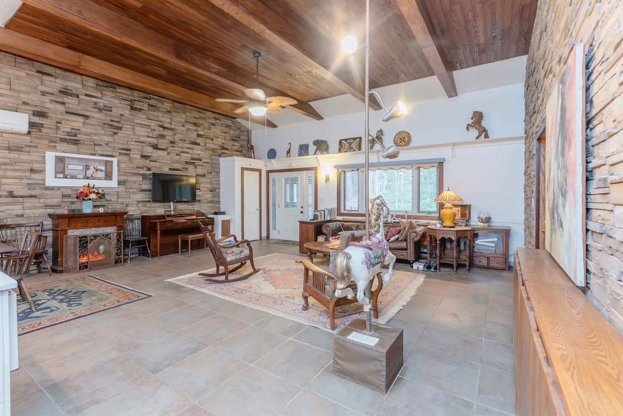 Single Family Circle  Ulster County, NY 12420, MLS-855504-10