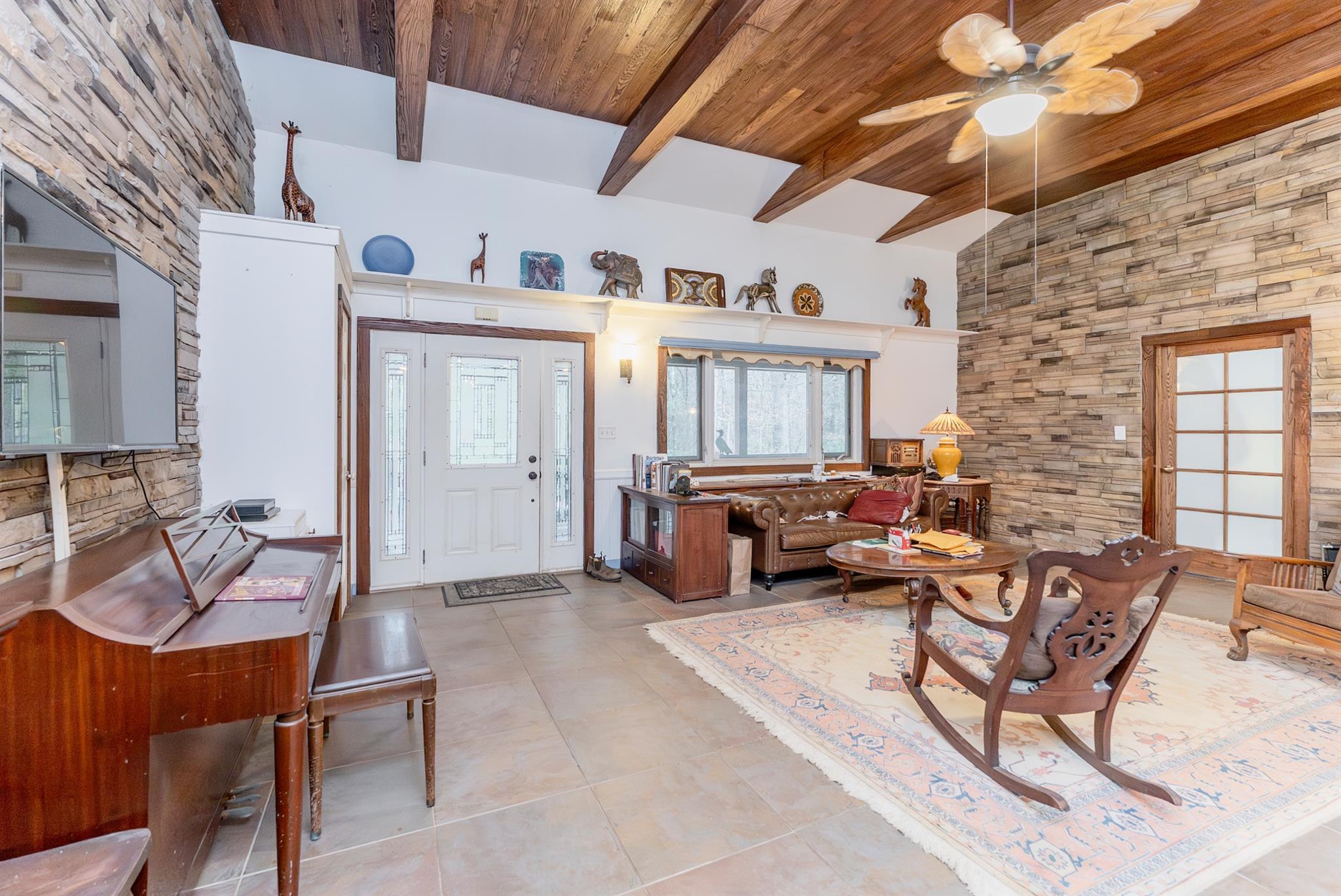 Single Family Circle  Ulster County, NY 12420, MLS-855504-13