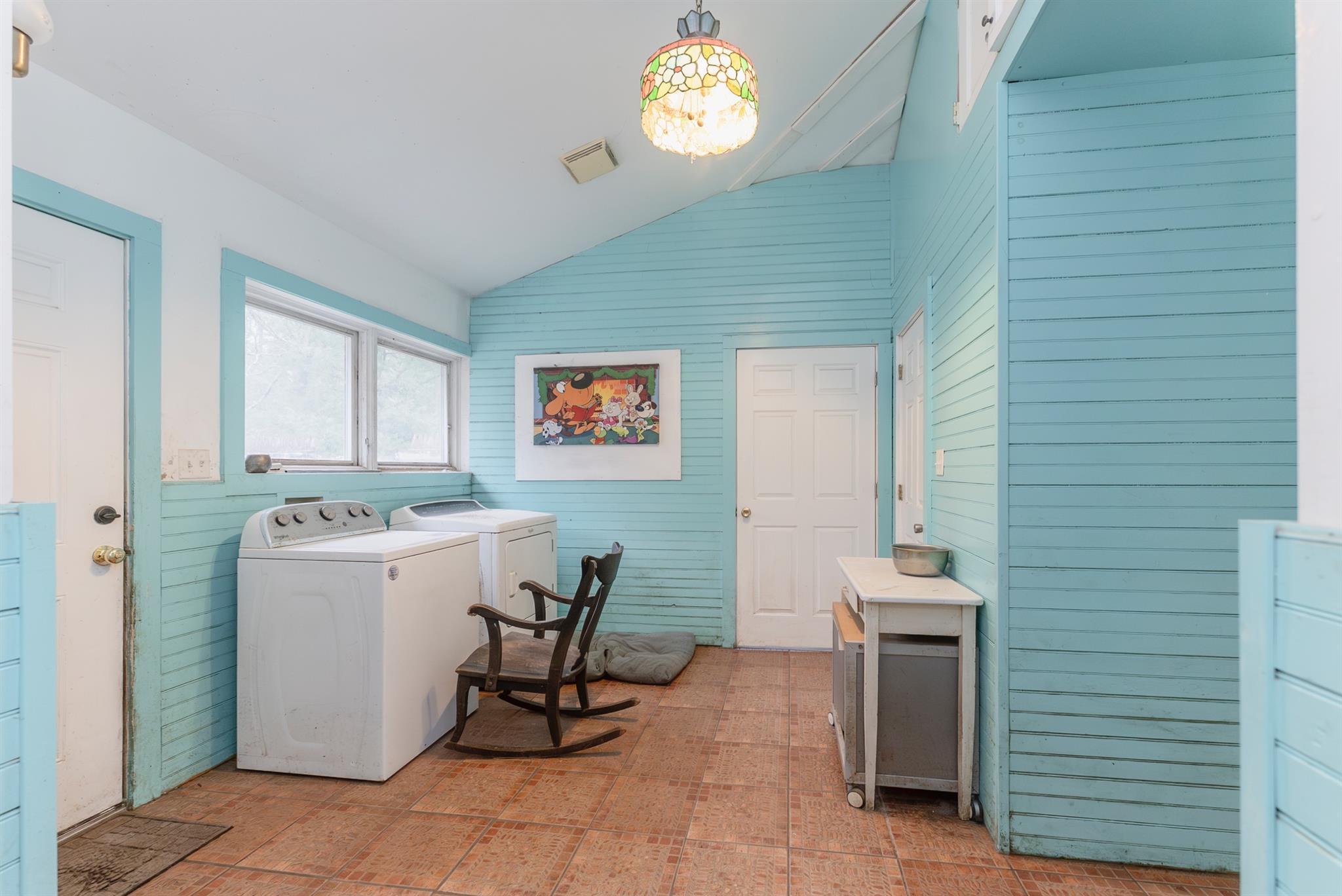 Single Family Circle  Ulster County, NY 12420, MLS-855504-18