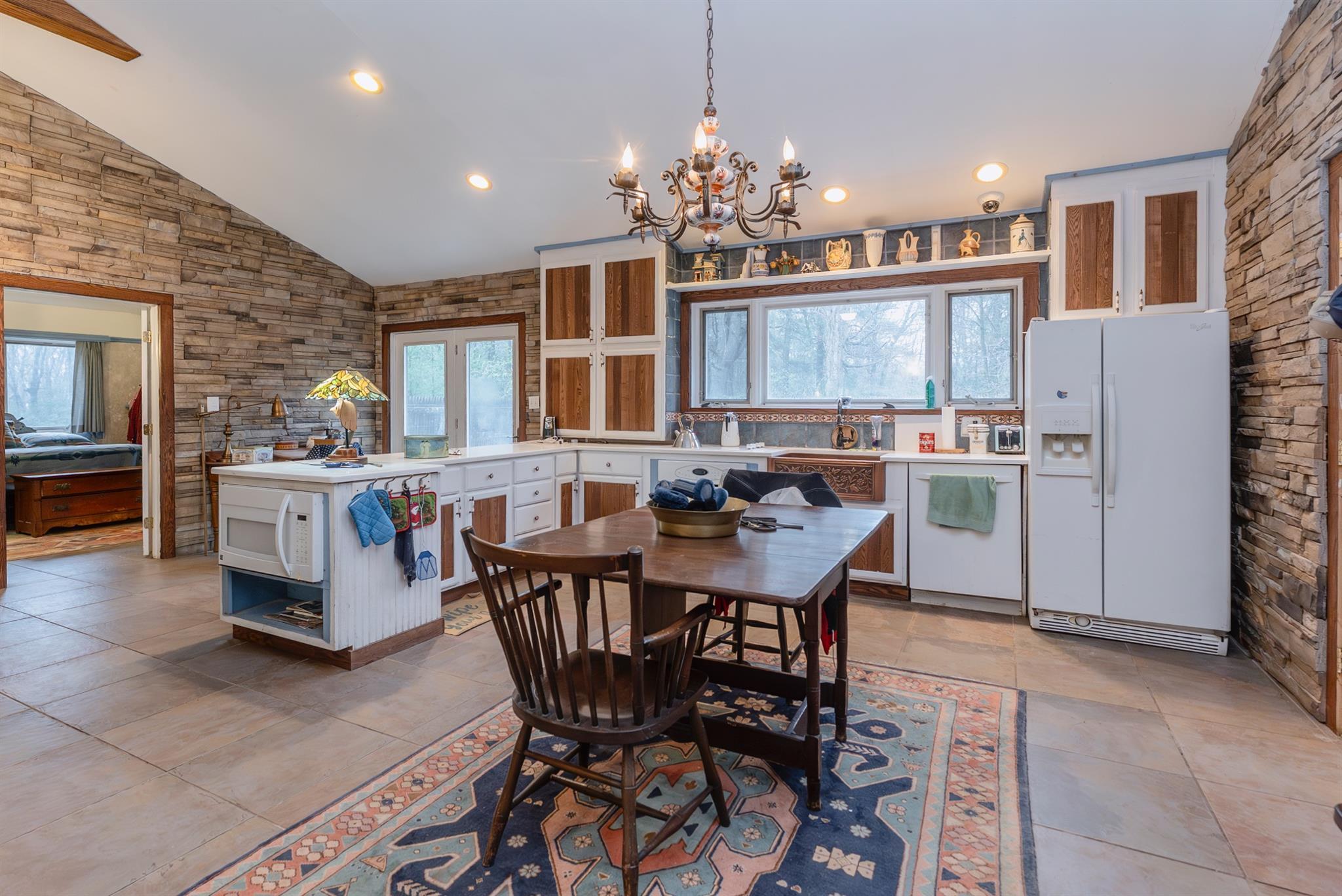 Single Family Circle  Ulster County, NY 12420, MLS-855504-8