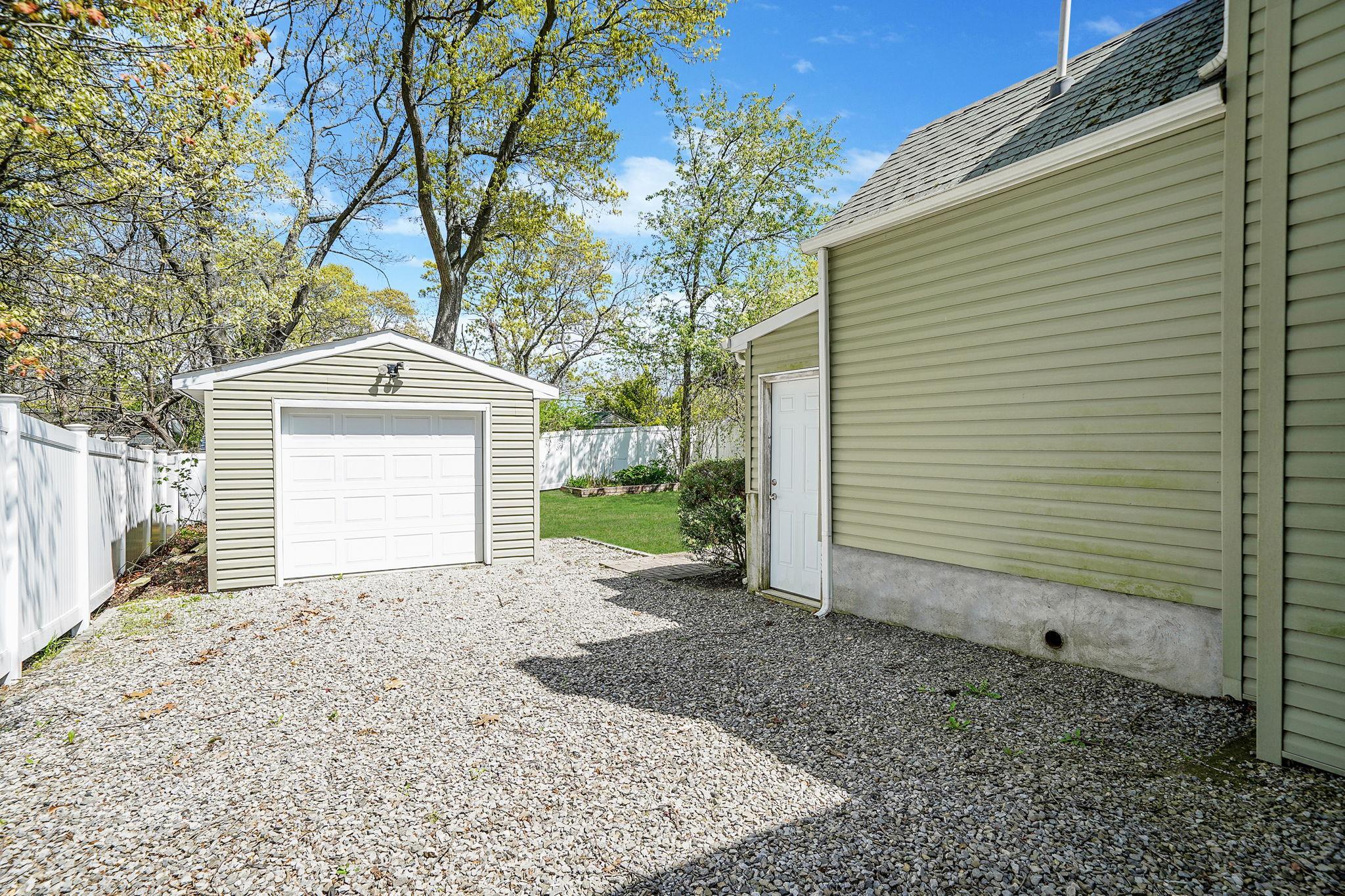 Single Family Beech  Suffolk County, NY 11738, MLS-855535-11