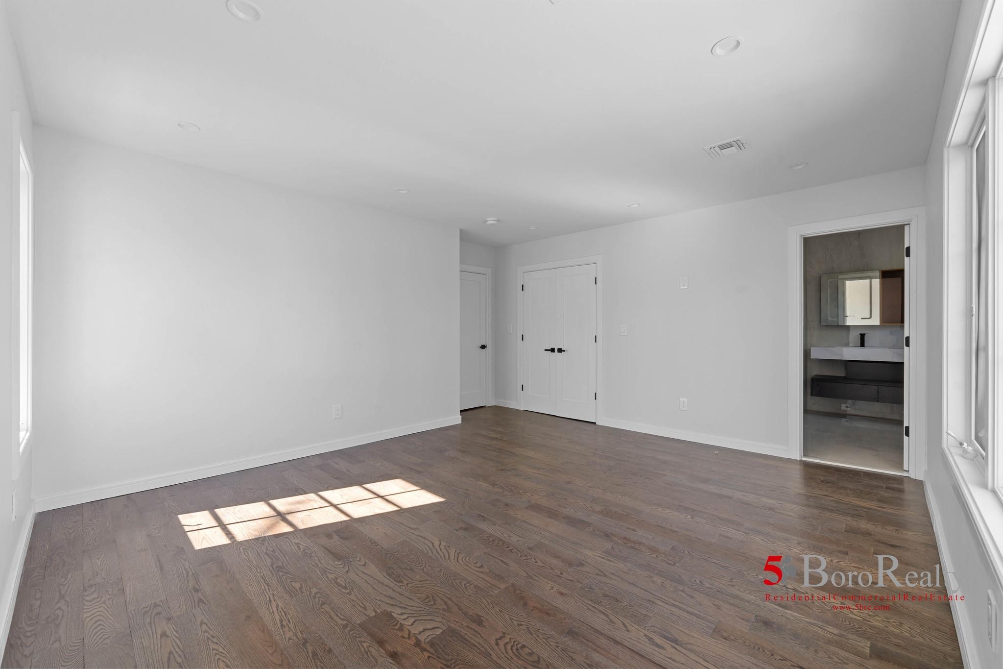 Single Family Bayview  Nassau County, NY 11516, MLS-855563-11