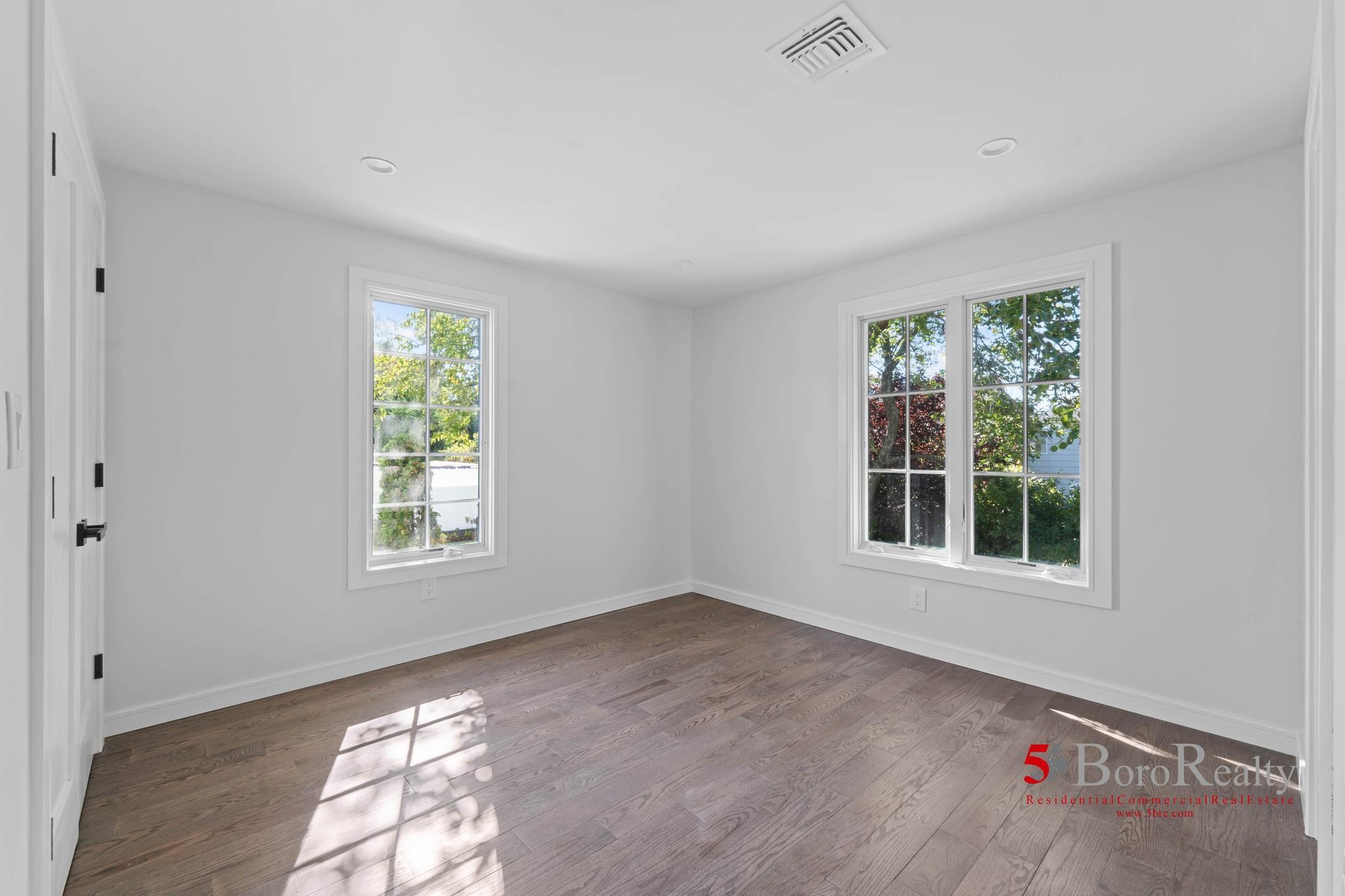 Single Family Bayview  Nassau County, NY 11516, MLS-855563-18