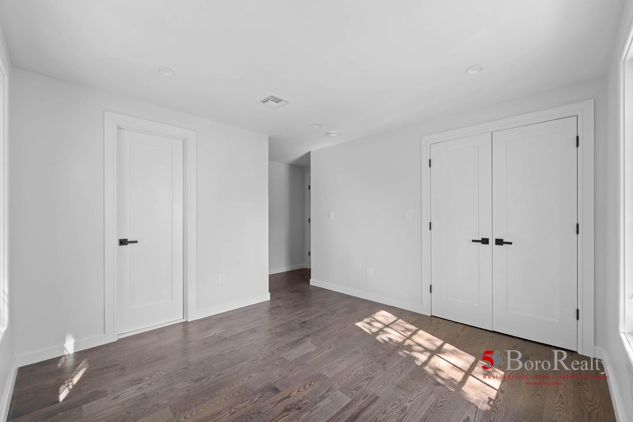 Single Family Bayview  Nassau County, NY 11516, MLS-855563-19
