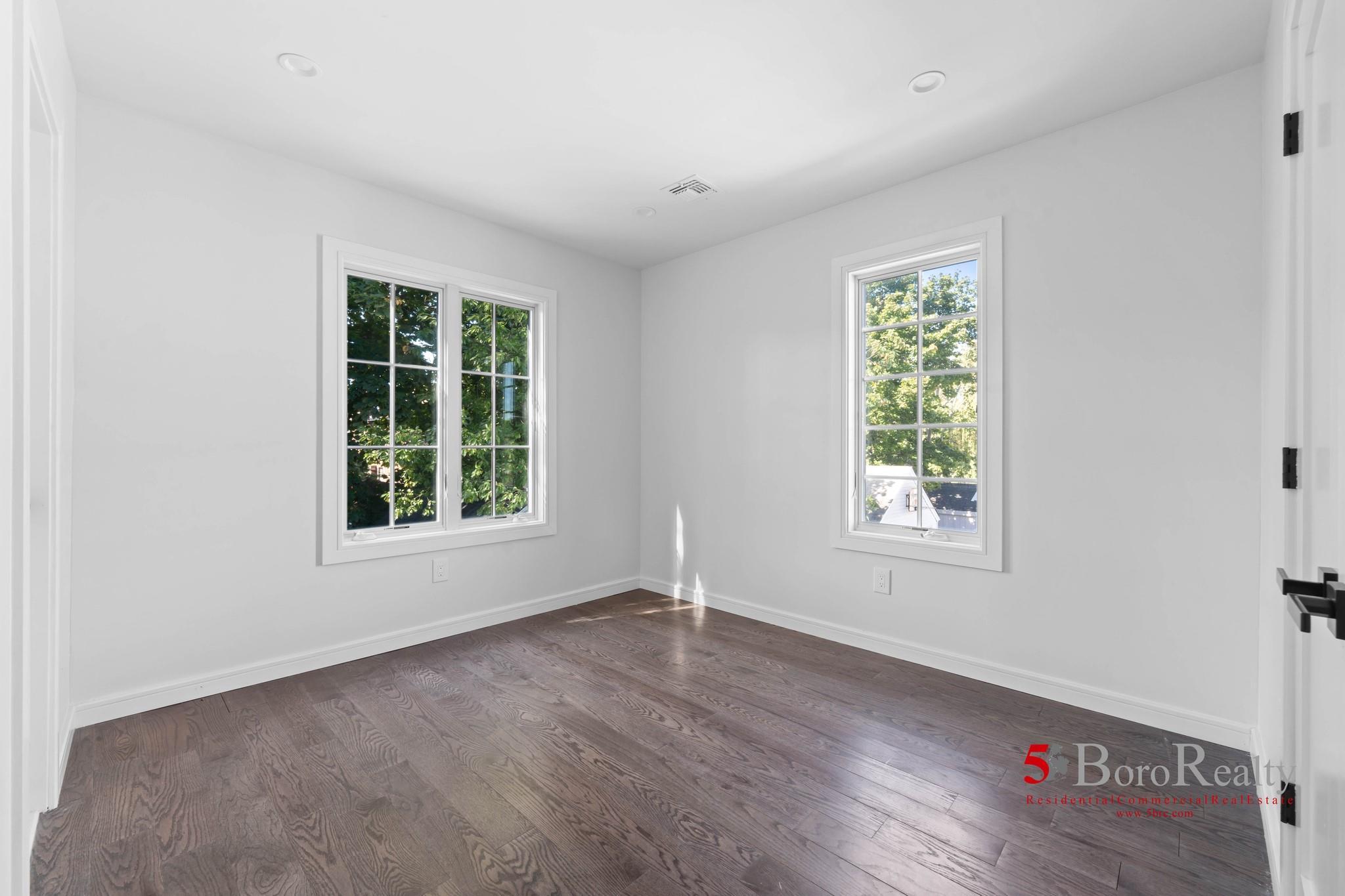 Single Family Bayview  Nassau County, NY 11516, MLS-855563-20