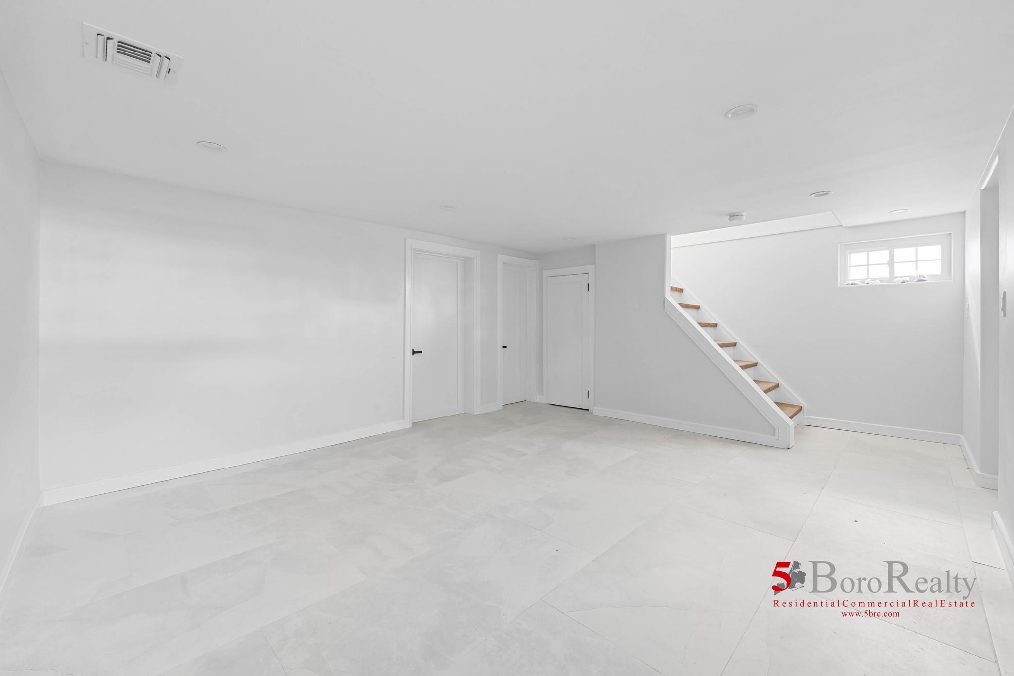 Single Family Bayview  Nassau County, NY 11516, MLS-855563-25