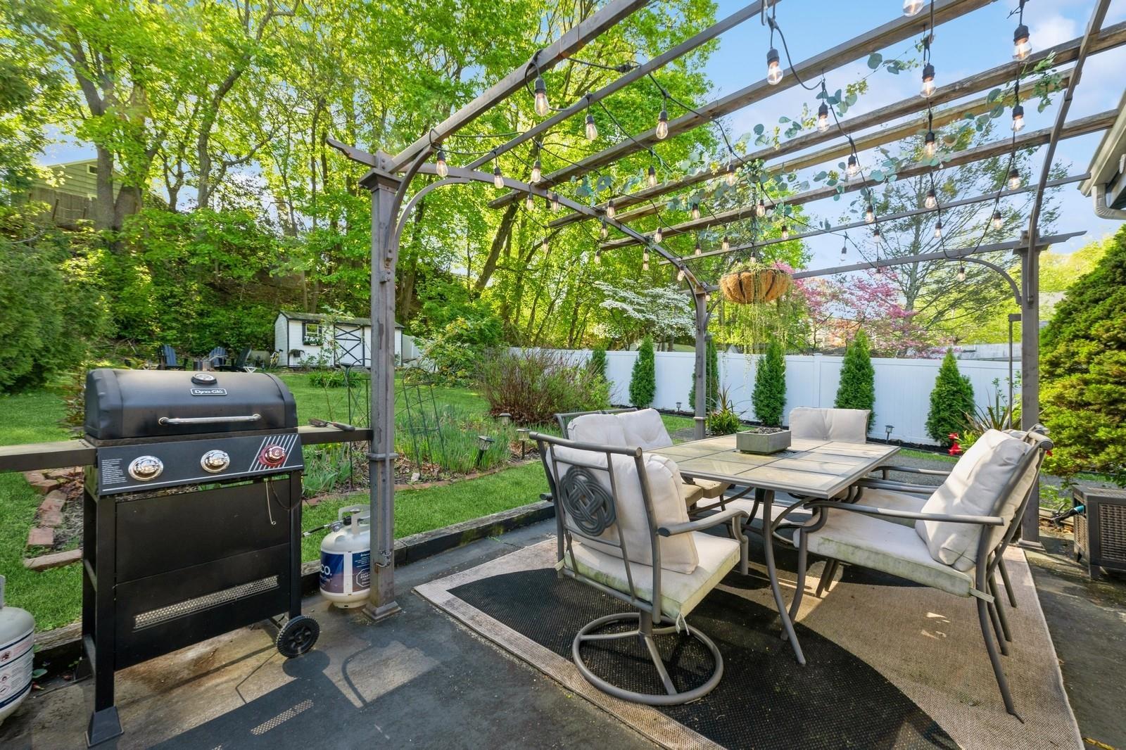 Single Family Summers  Nassau County, NY 11771, MLS-855567-18