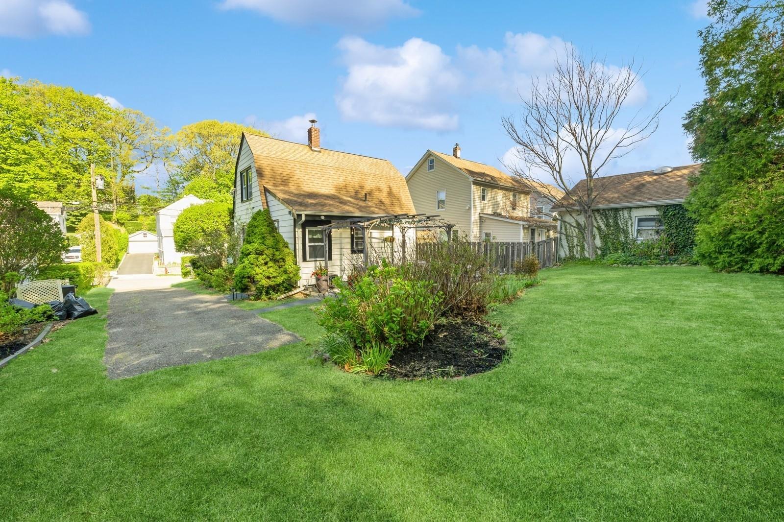 Single Family Summers  Nassau County, NY 11771, MLS-855567-24