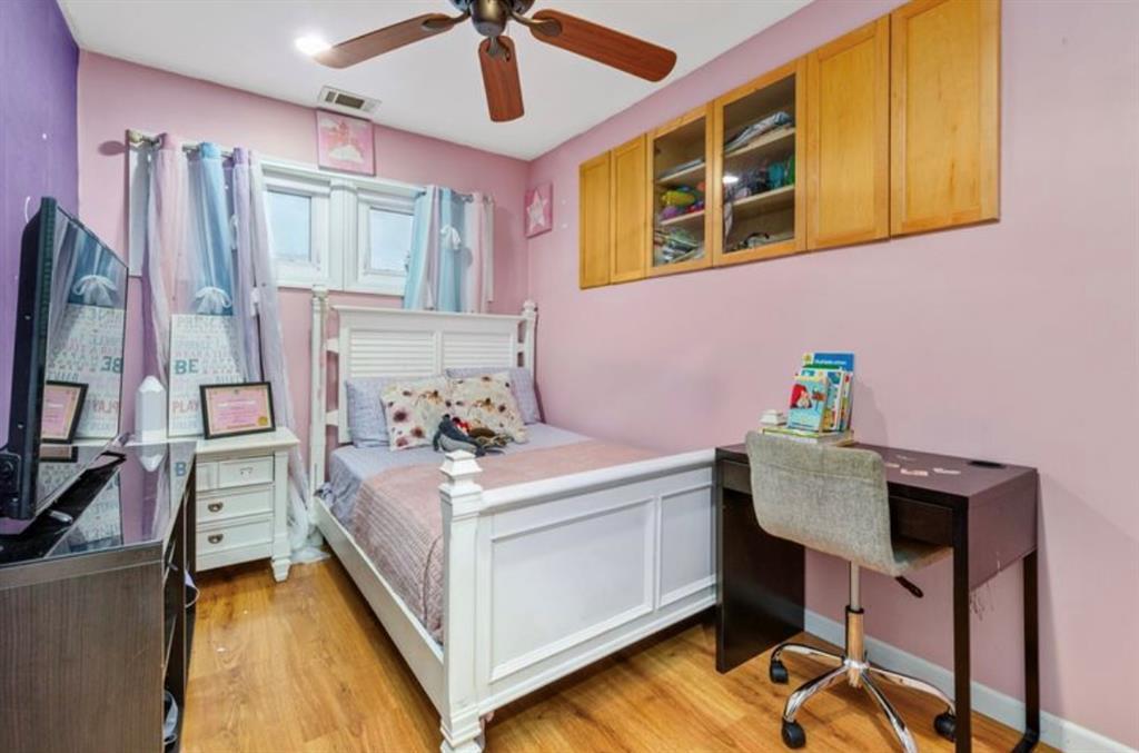 Single Family Graham  Nassau County, NY 11735, MLS-855575-9