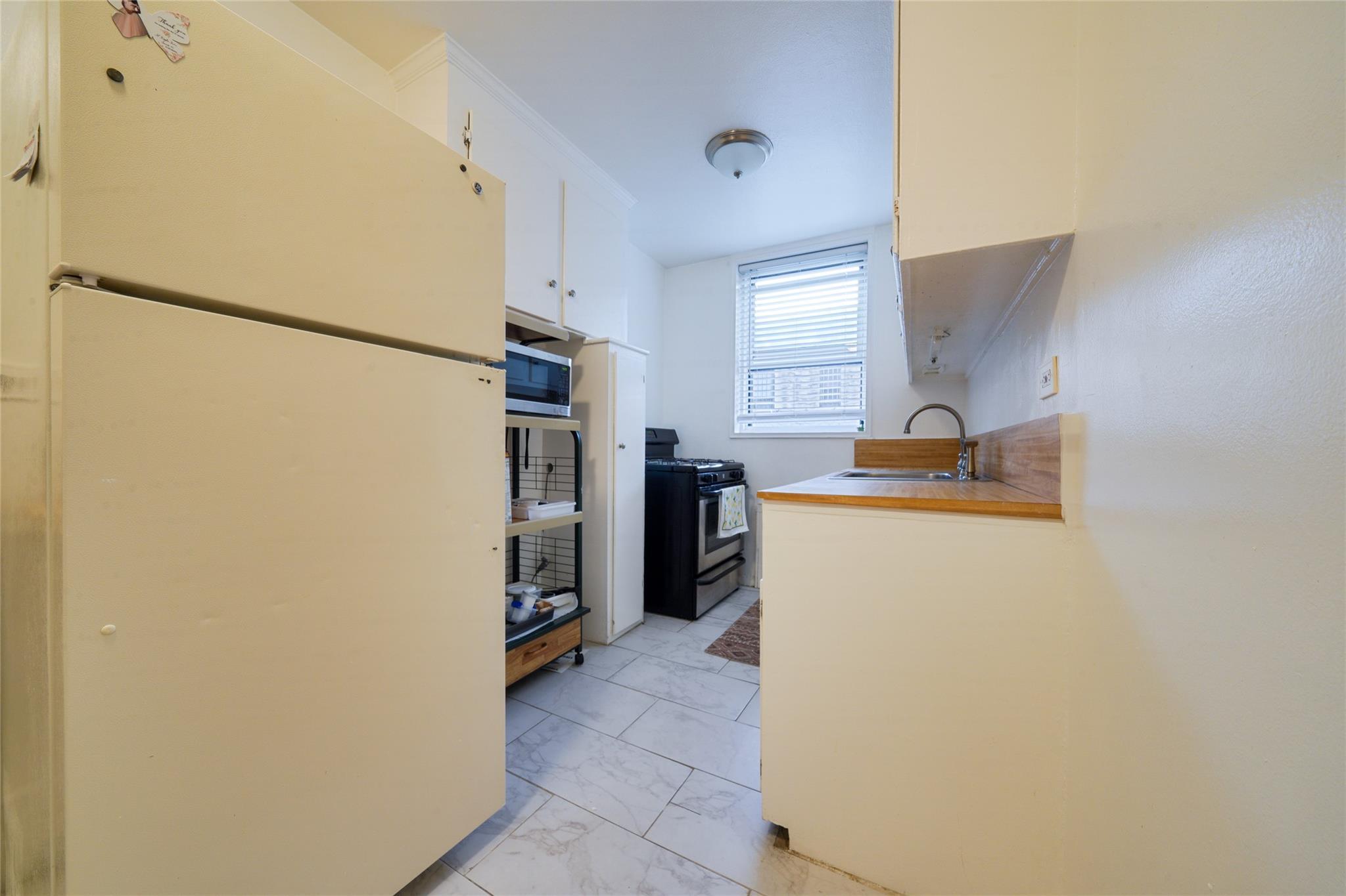 Coop Thieriot  Bronx, NY 10460, MLS-855580-10