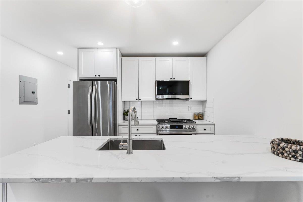 Single Family Hancock  Brooklyn, NY 11233, MLS-855588-19