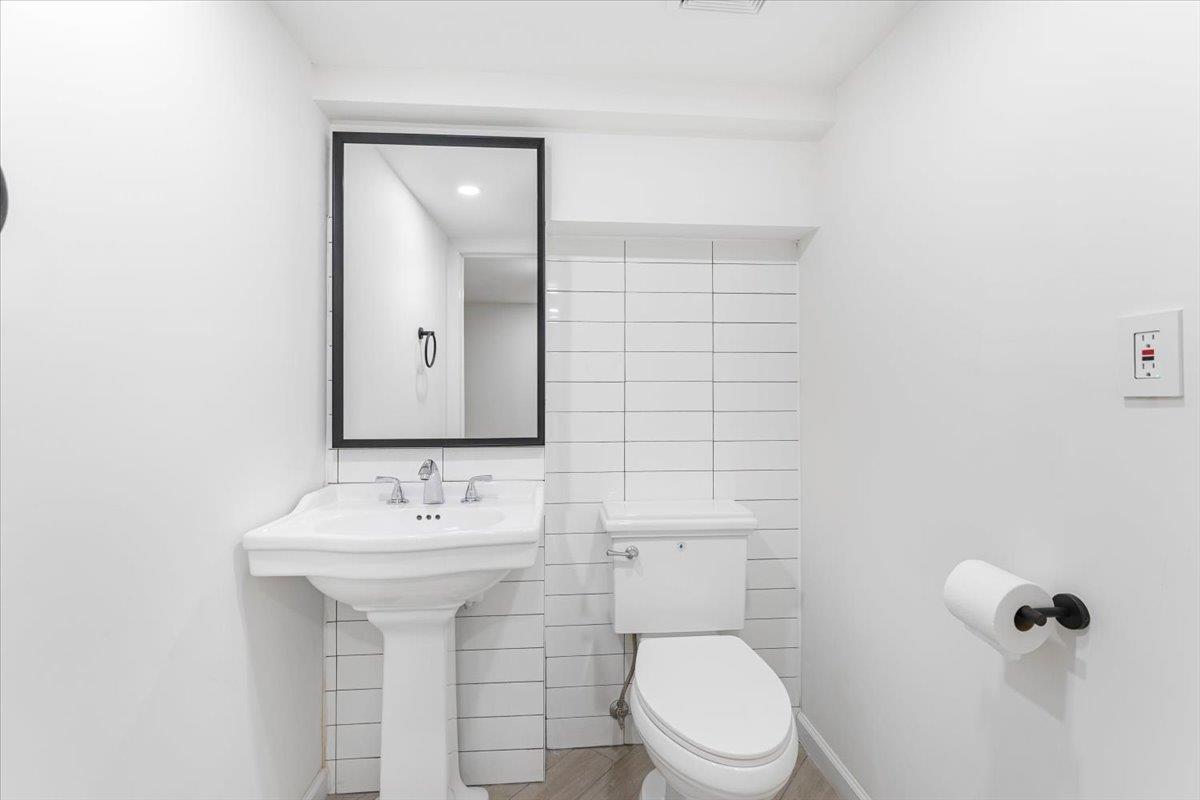 Single Family Hancock  Brooklyn, NY 11233, MLS-855588-23