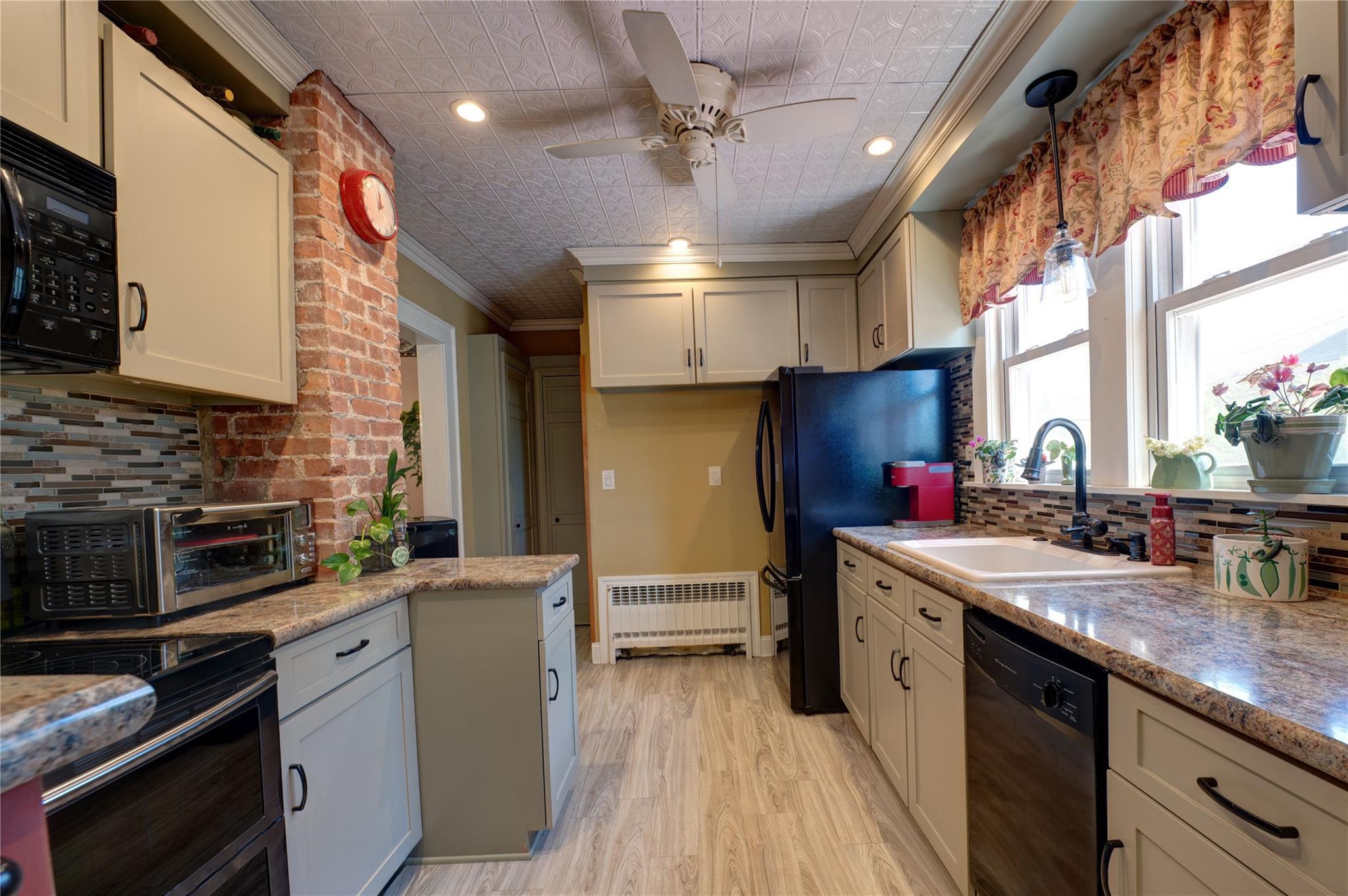Single Family Linden  Nassau County, NY 11710, MLS-855595-13
