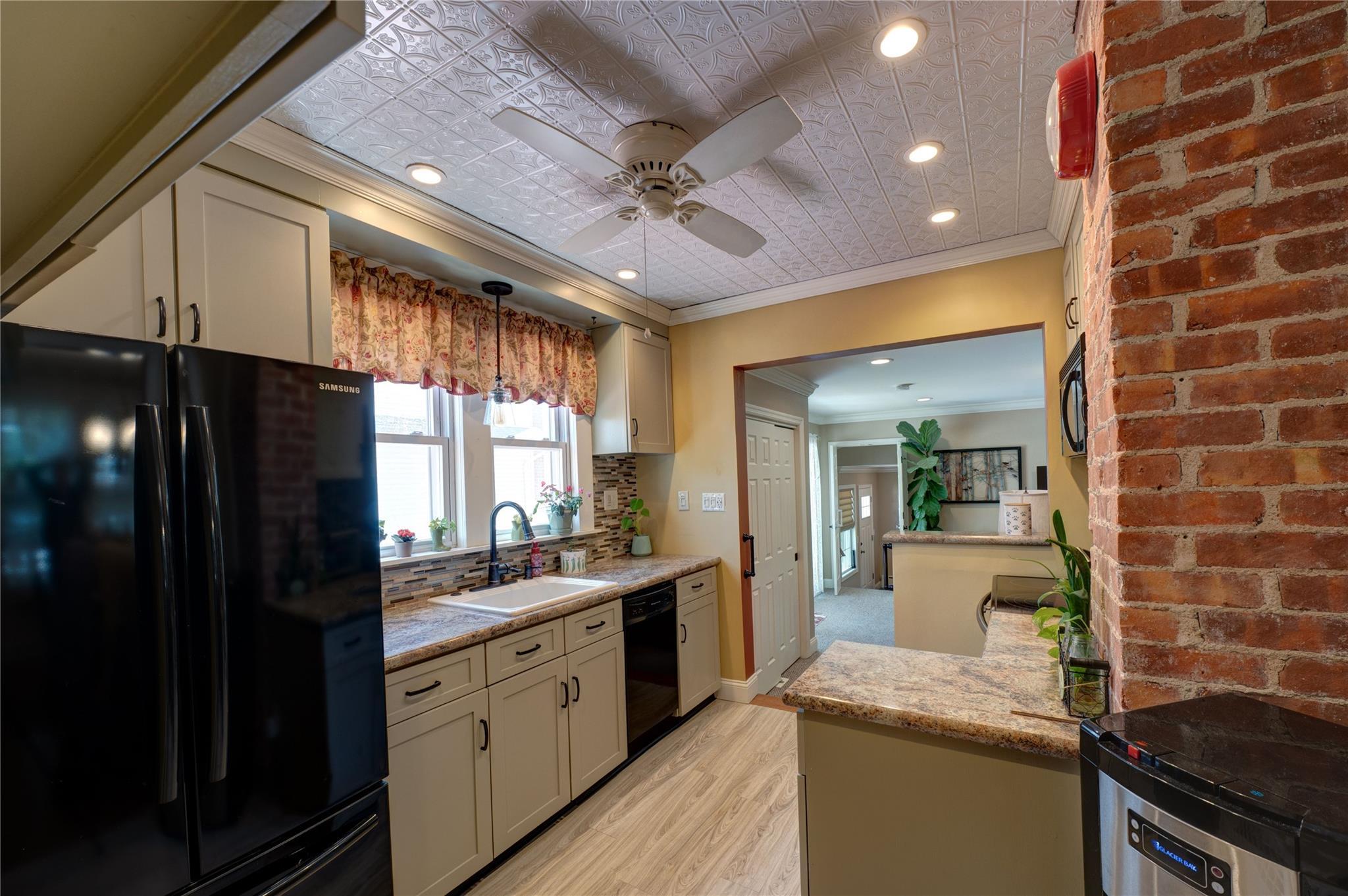 Single Family Linden  Nassau County, NY 11710, MLS-855595-14