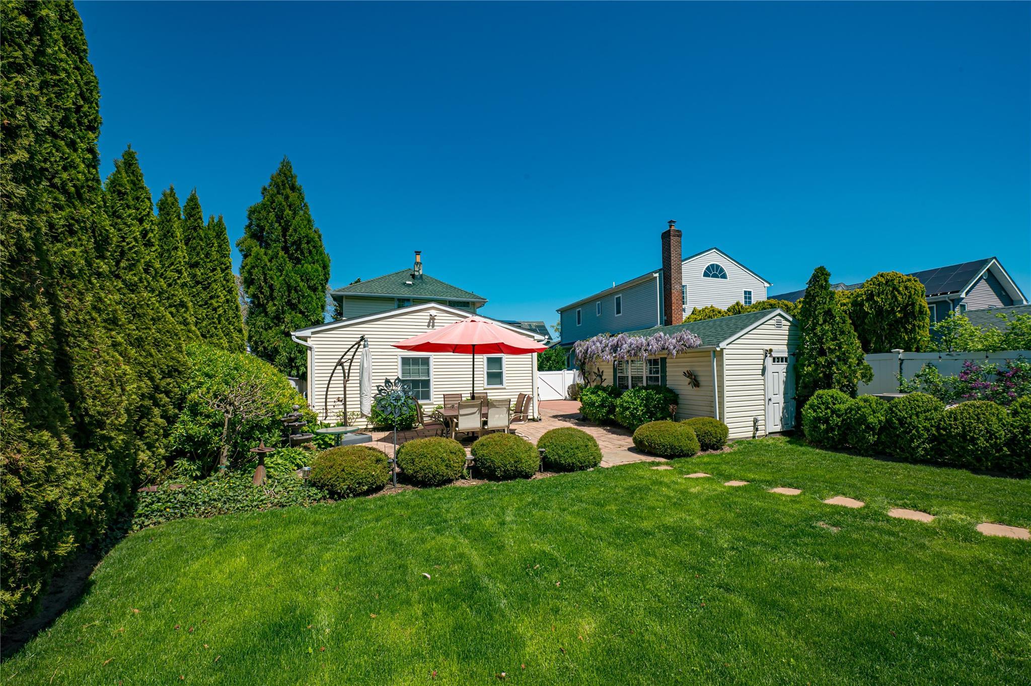 Single Family Linden  Nassau County, NY 11710, MLS-855595-4