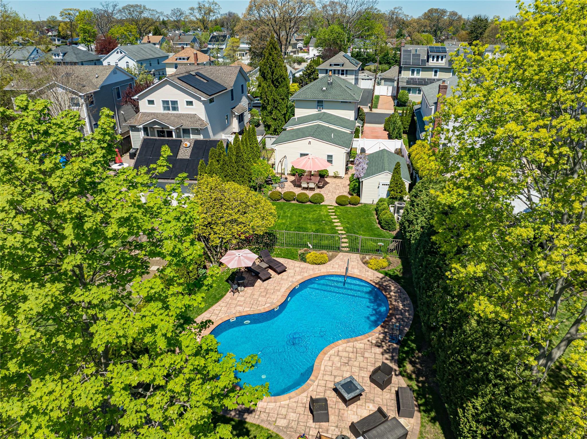 Single Family Linden  Nassau County, NY 11710, MLS-855595-8