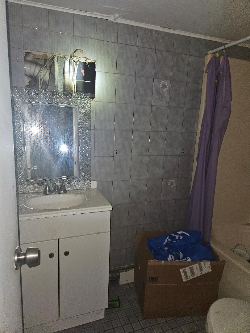 Single Family 17th  Suffolk County, NY 11704, MLS-855598-10