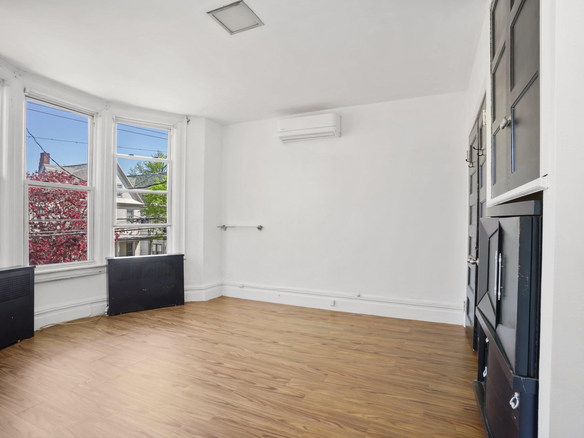 Single Family 239th  Bronx, NY 10470, MLS-855614-24