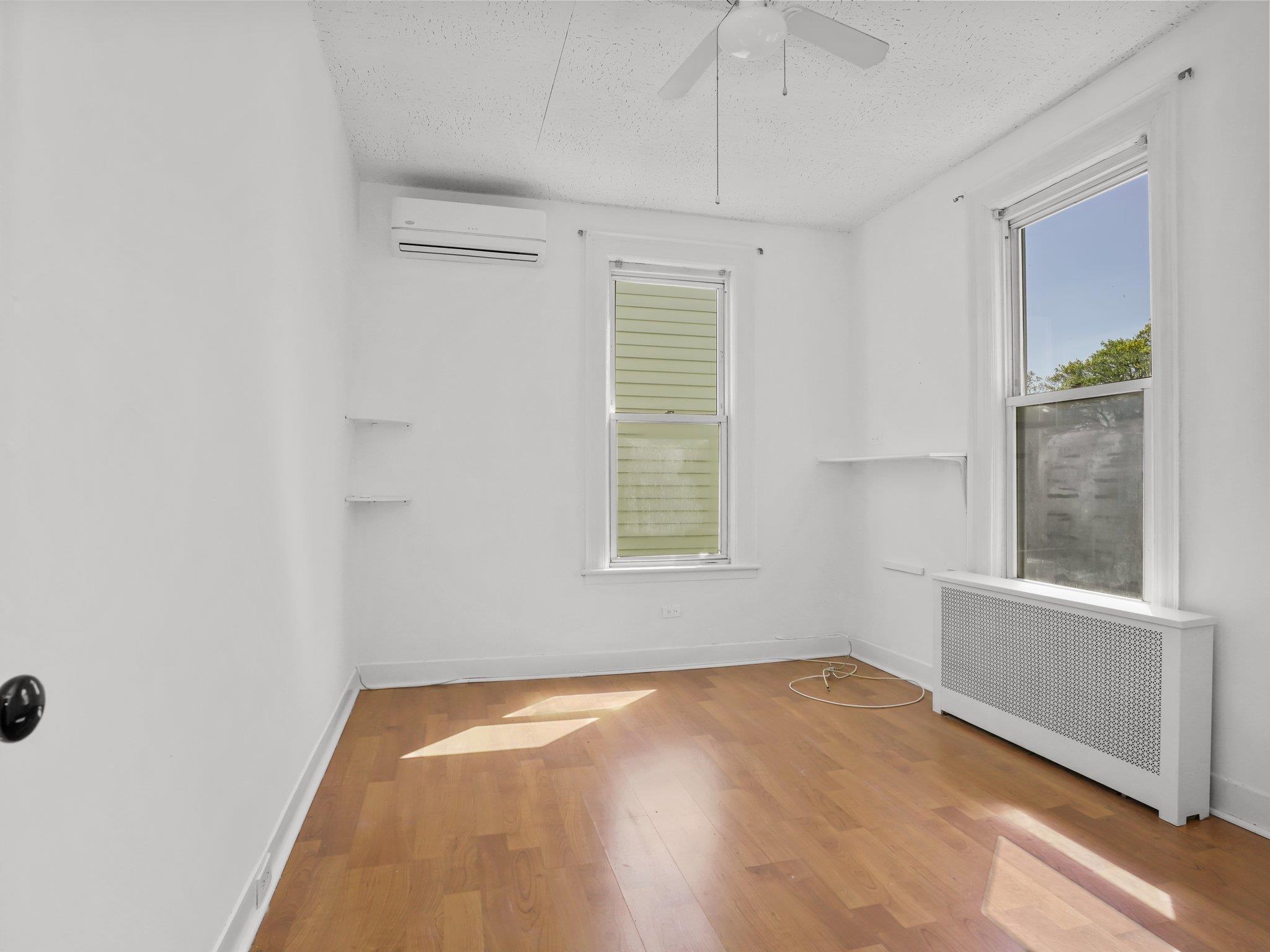 Single Family 239th  Bronx, NY 10470, MLS-855614-27