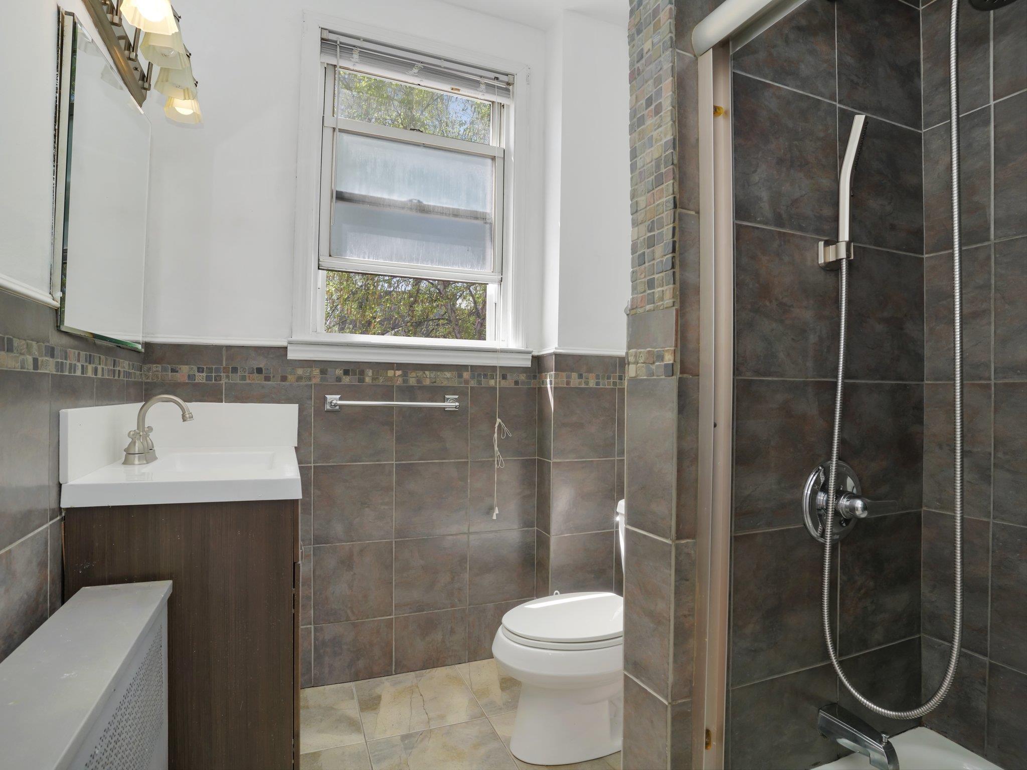 Single Family 239th  Bronx, NY 10470, MLS-855614-33