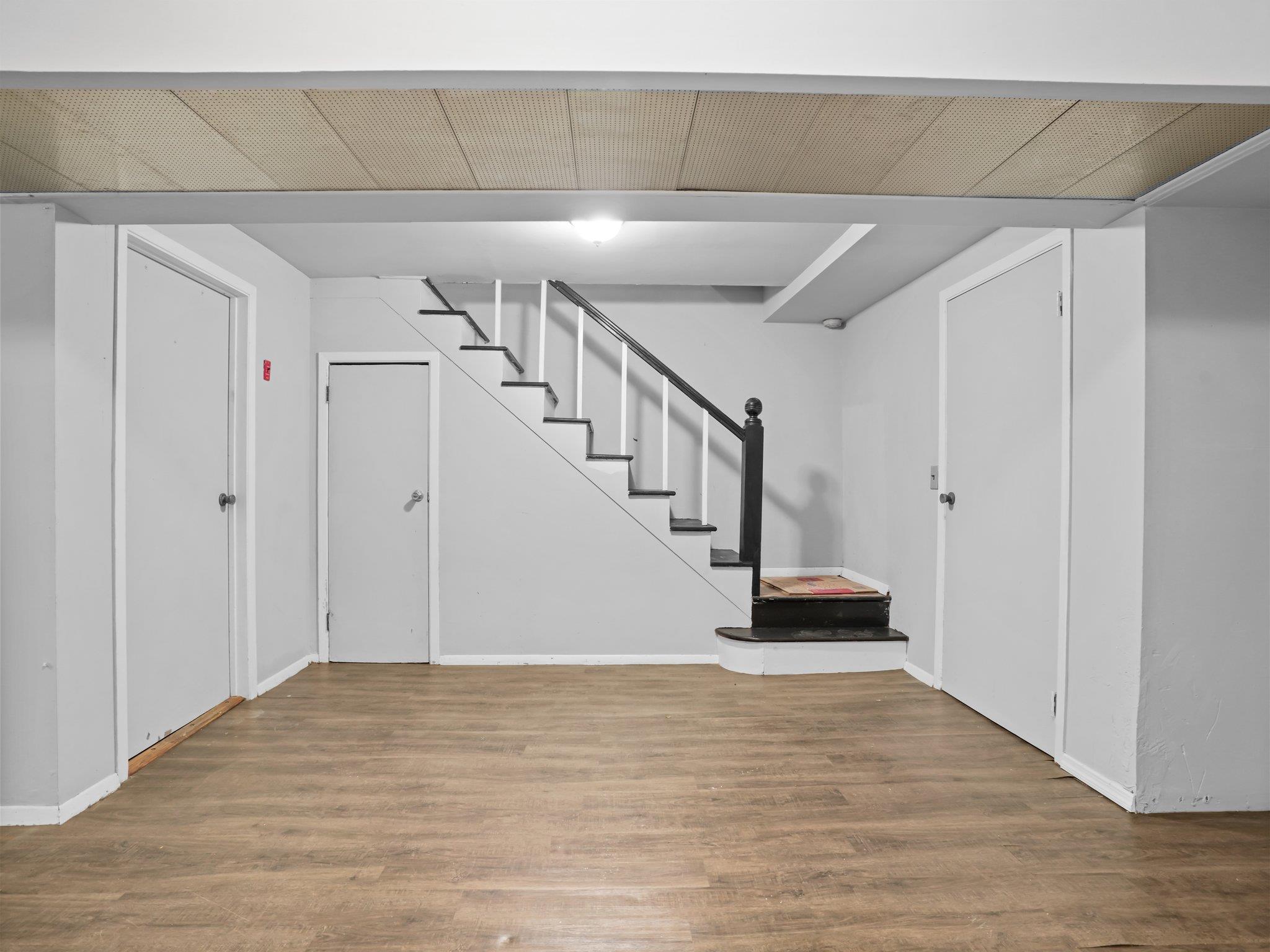 Single Family 239th  Bronx, NY 10470, MLS-855614-34