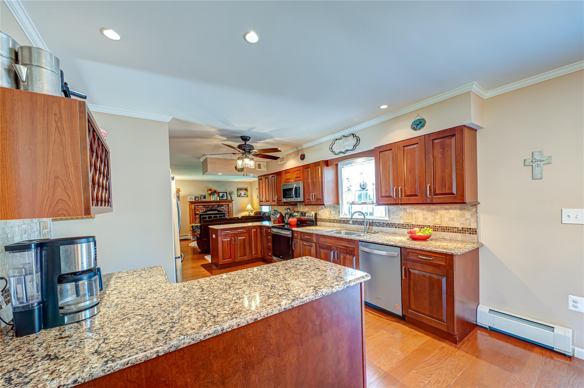 Single Family Bayview  Suffolk County, NY 11701, MLS-855620-6