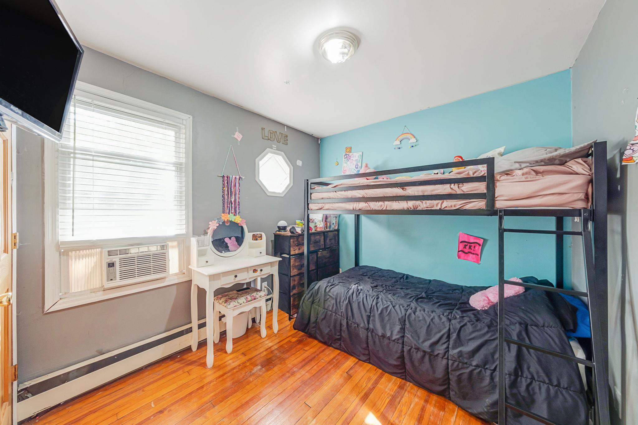 Single Family Riverview  Suffolk County, NY 11772, MLS-855643-16