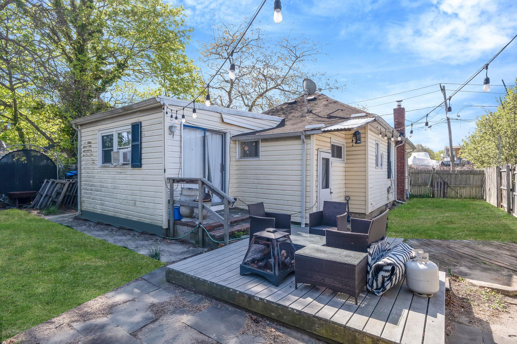 Single Family Riverview  Suffolk County, NY 11772, MLS-855643-17