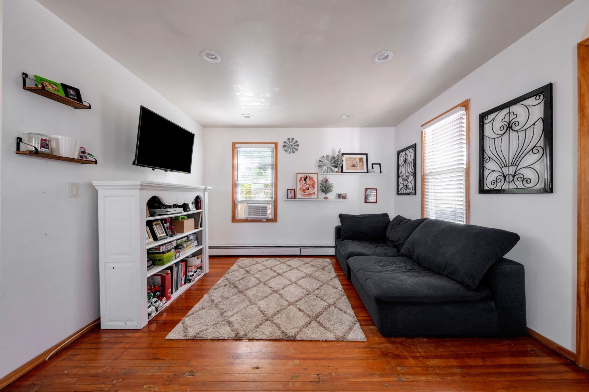 Single Family Riverview  Suffolk County, NY 11772, MLS-855643-7