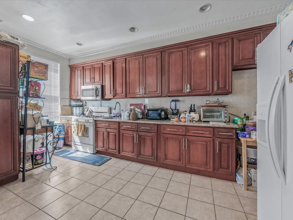 Single Family Boyd  Bronx, NY 10466, MLS-855655-12