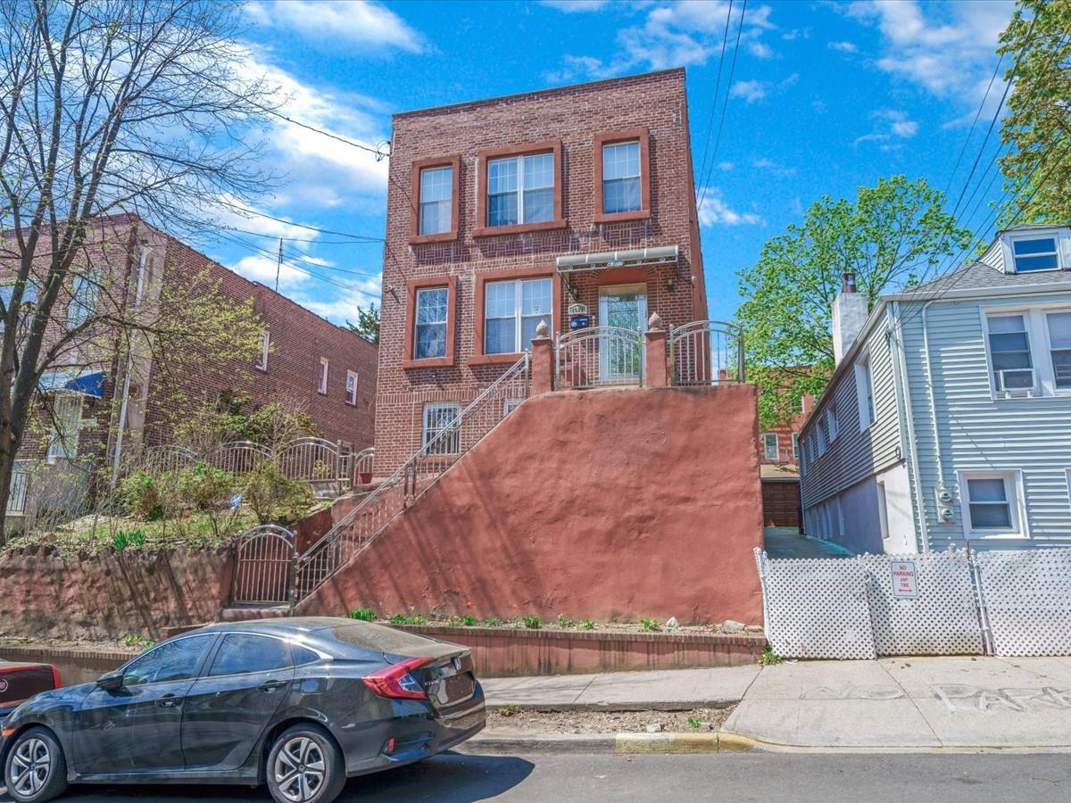 Single Family Boyd  Bronx, NY 10466, MLS-855655-2