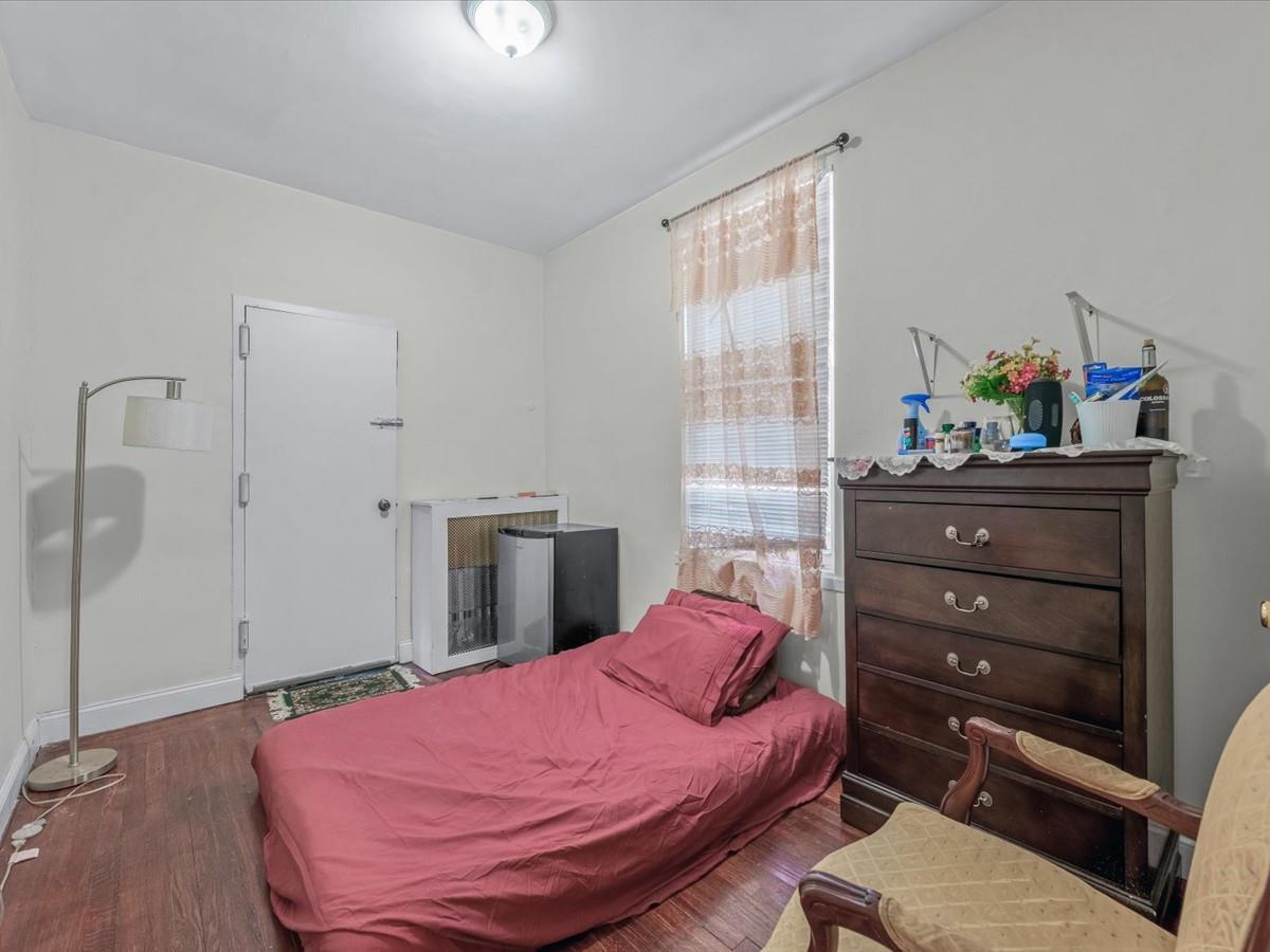 Single Family Boyd  Bronx, NY 10466, MLS-855655-8