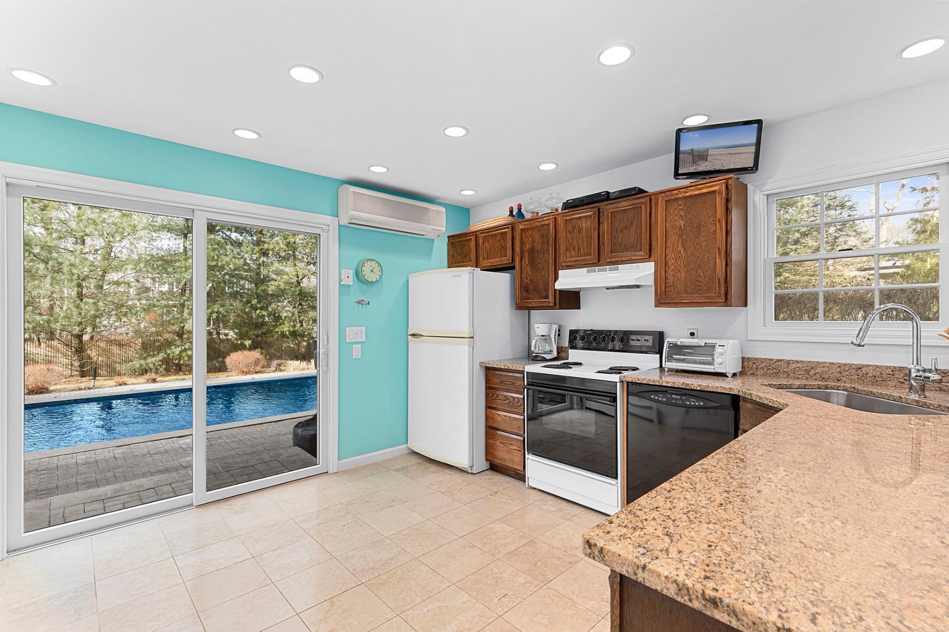 Single Family Accabonac  Suffolk County, NY 11937, MLS-855657-4