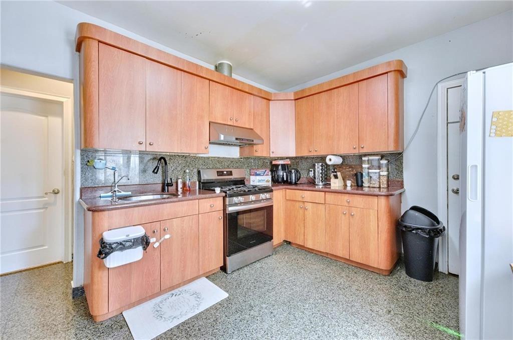 Single Family Hendrickson  Brooklyn, NY 11234, MLS-855660-10