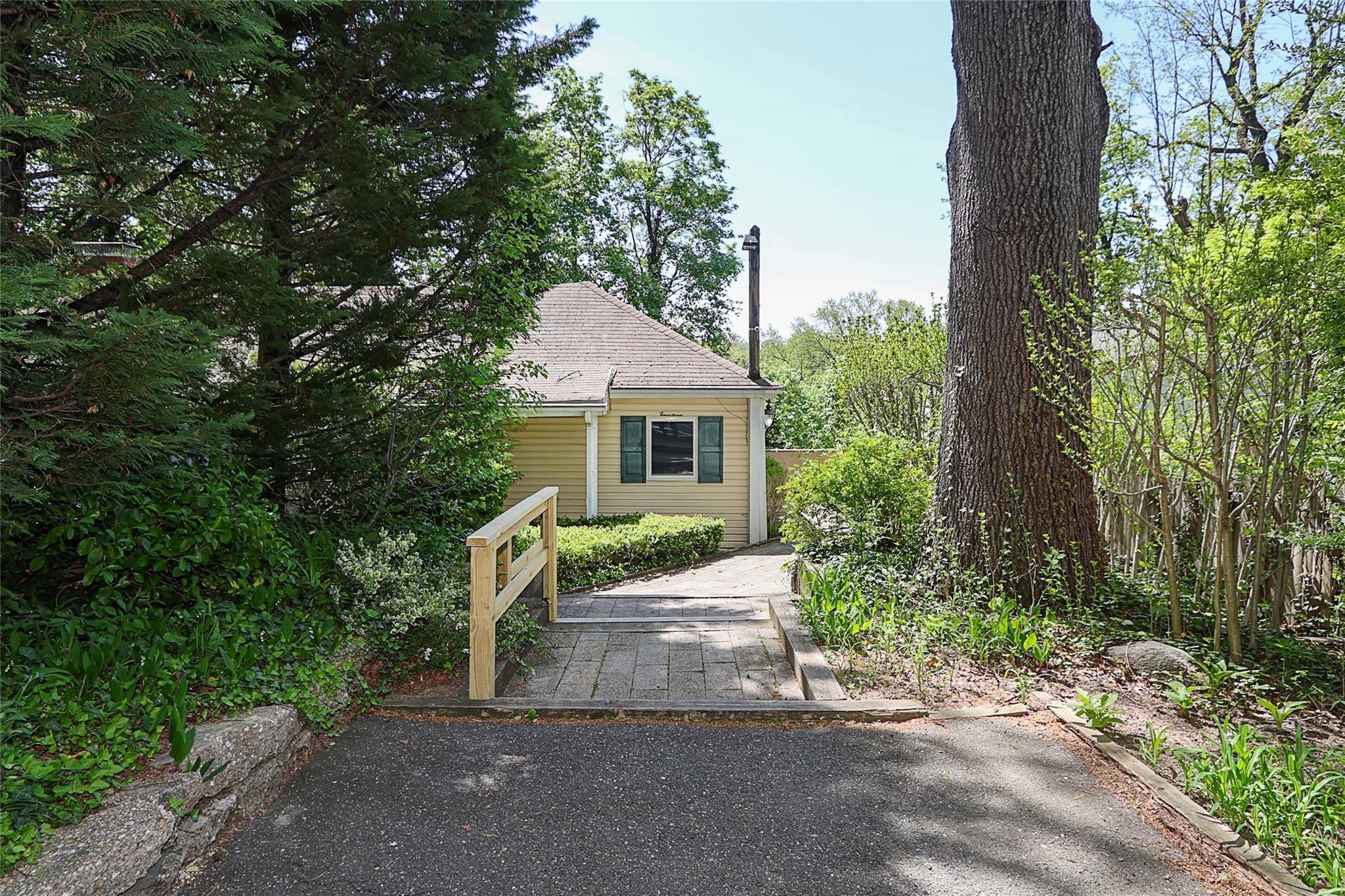 Single Family Viking  Nassau County, NY 11547, MLS-855666-21