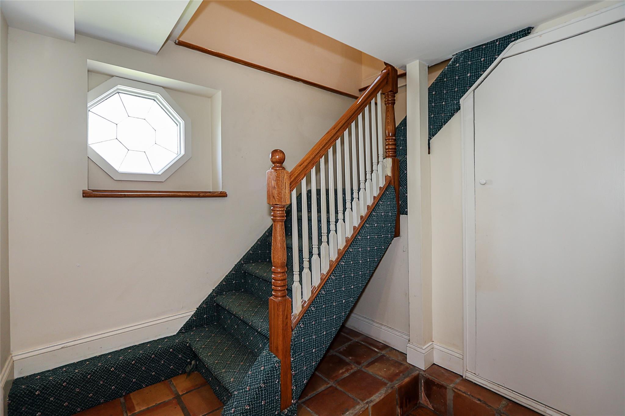Single Family Viking  Nassau County, NY 11547, MLS-855666-37