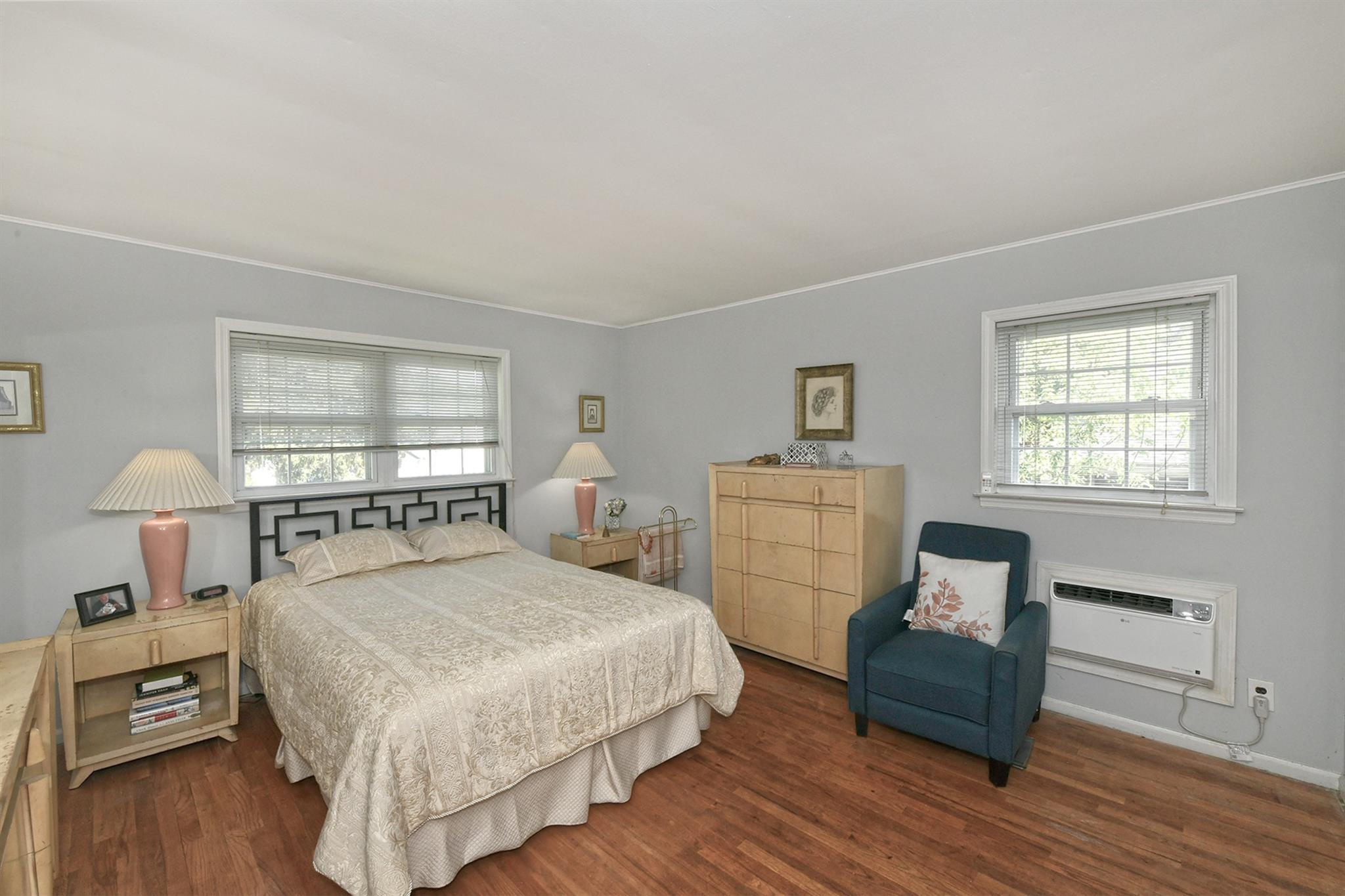 Single Family Elizabeth  Nassau County, NY 11714, MLS-855671-13