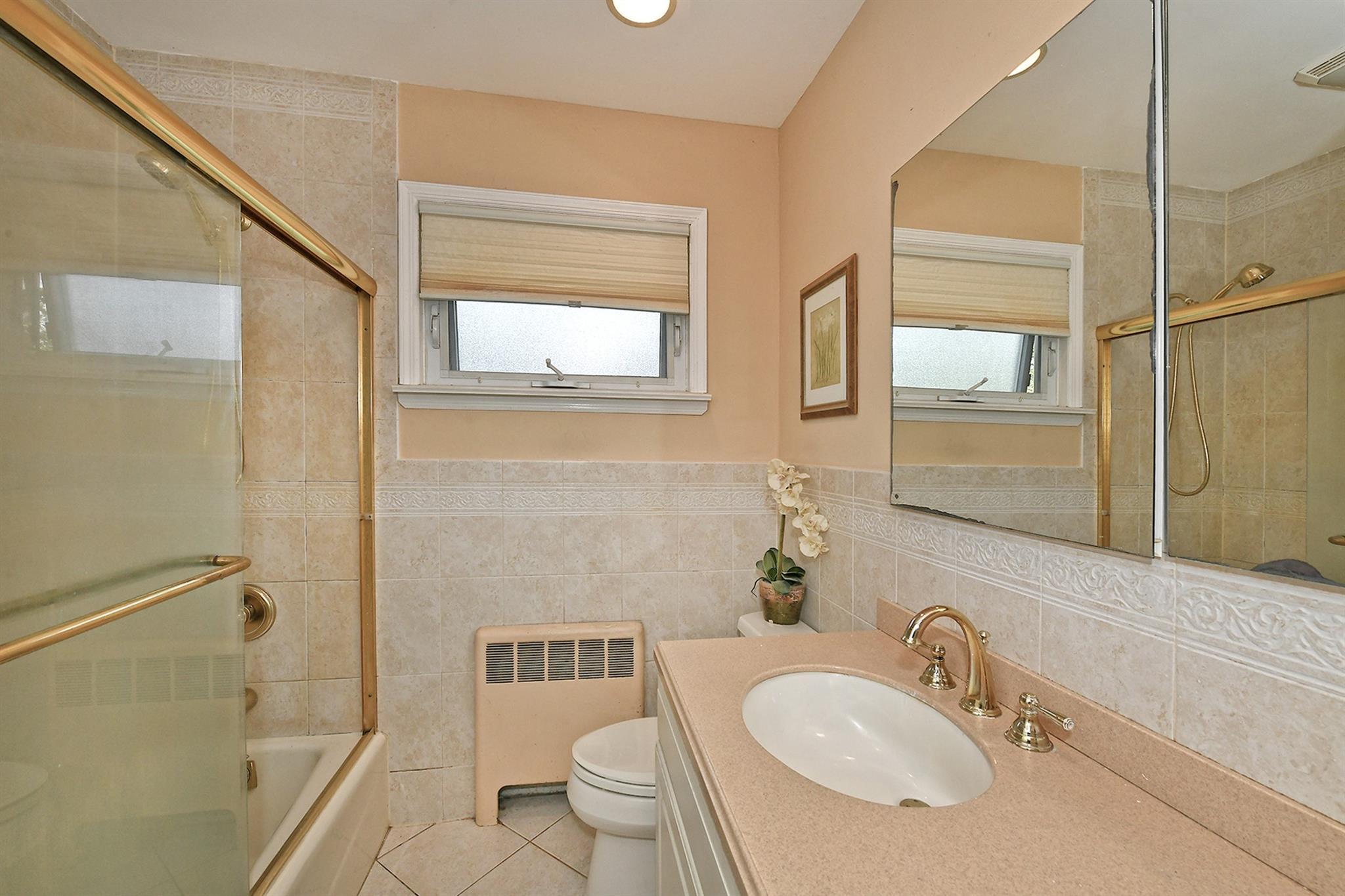 Single Family Elizabeth  Nassau County, NY 11714, MLS-855671-15