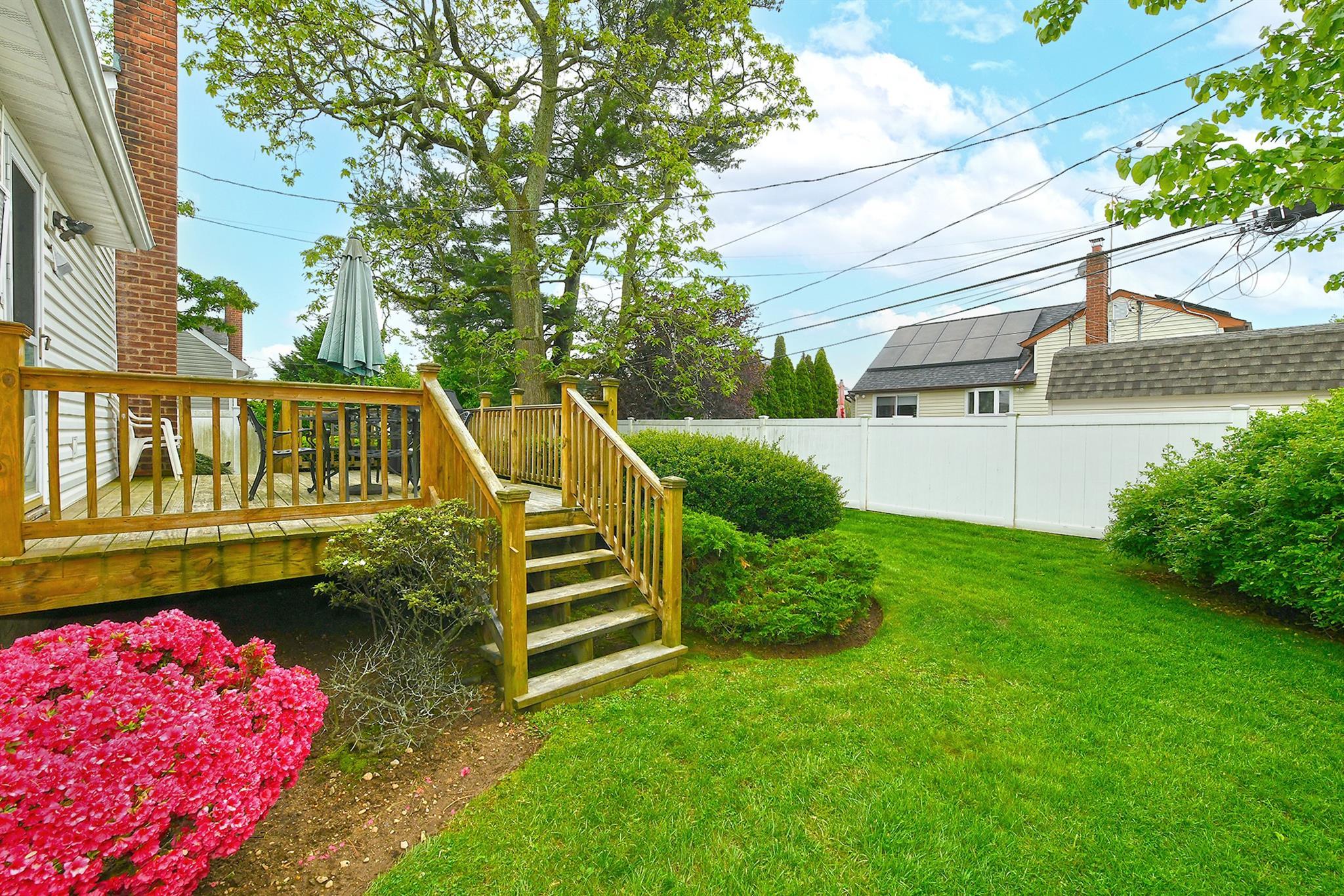 Single Family Elizabeth  Nassau County, NY 11714, MLS-855671-21