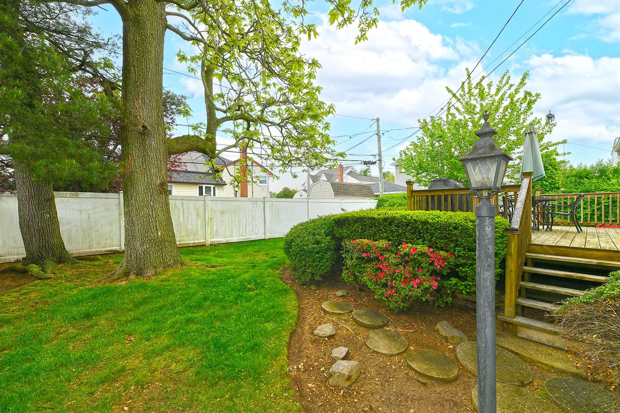 Single Family Elizabeth  Nassau County, NY 11714, MLS-855671-27