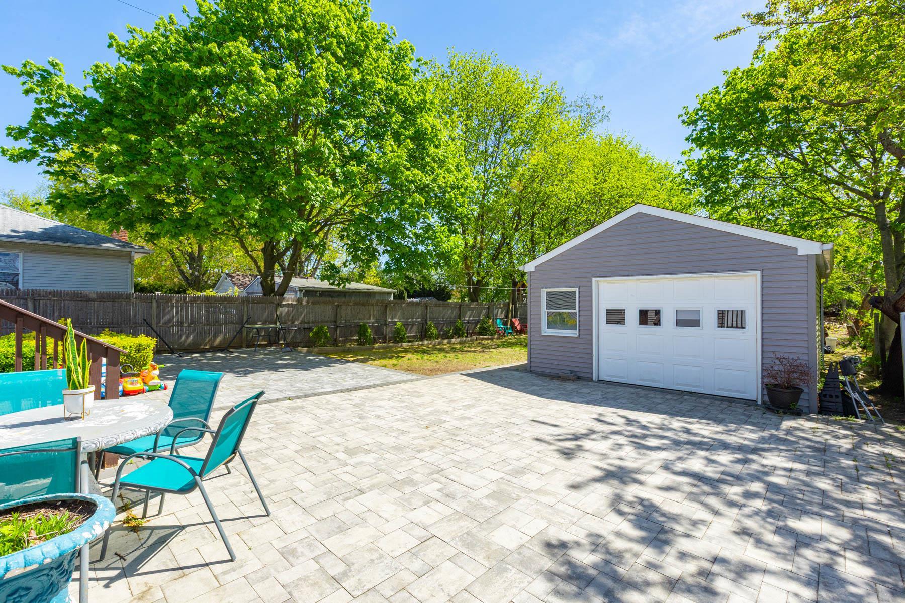 Single Family Brookdale  Suffolk County, NY 11706, MLS-855688-19