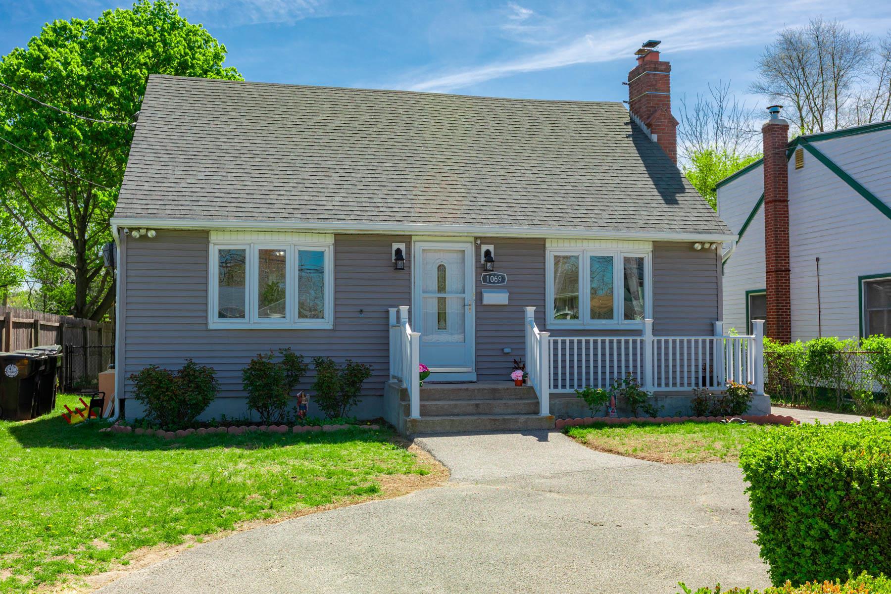 Single Family Brookdale  Suffolk County, NY 11706, MLS-855688-2