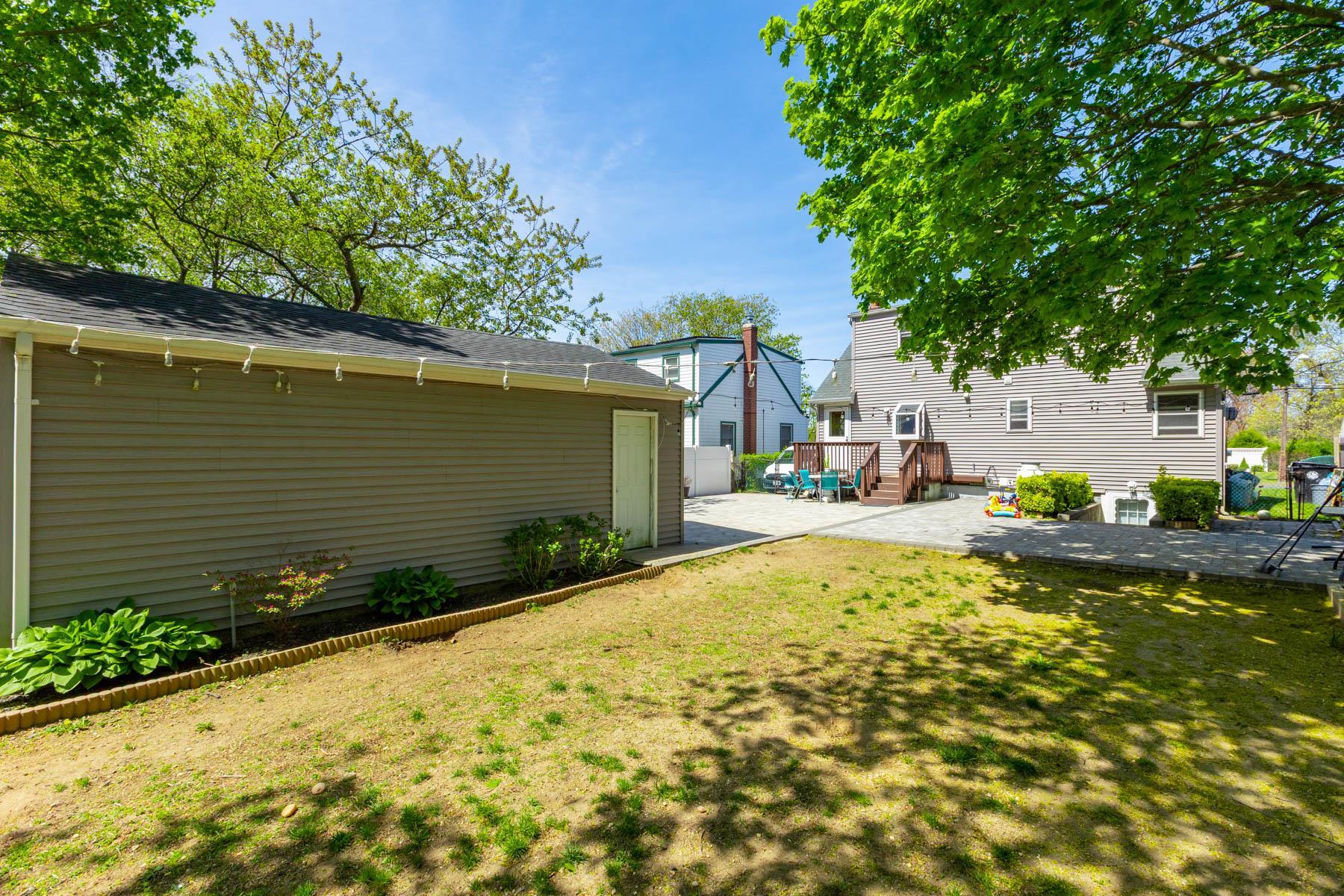 Single Family Brookdale  Suffolk County, NY 11706, MLS-855688-21